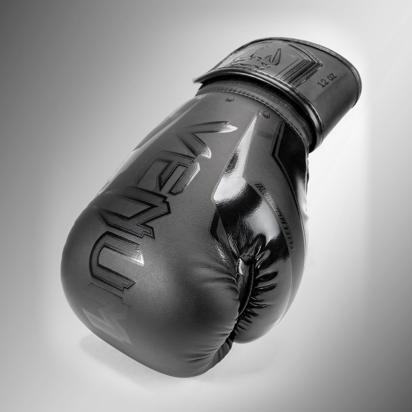 Venum Elite Evo 拳击手套 – 黑色/黑色