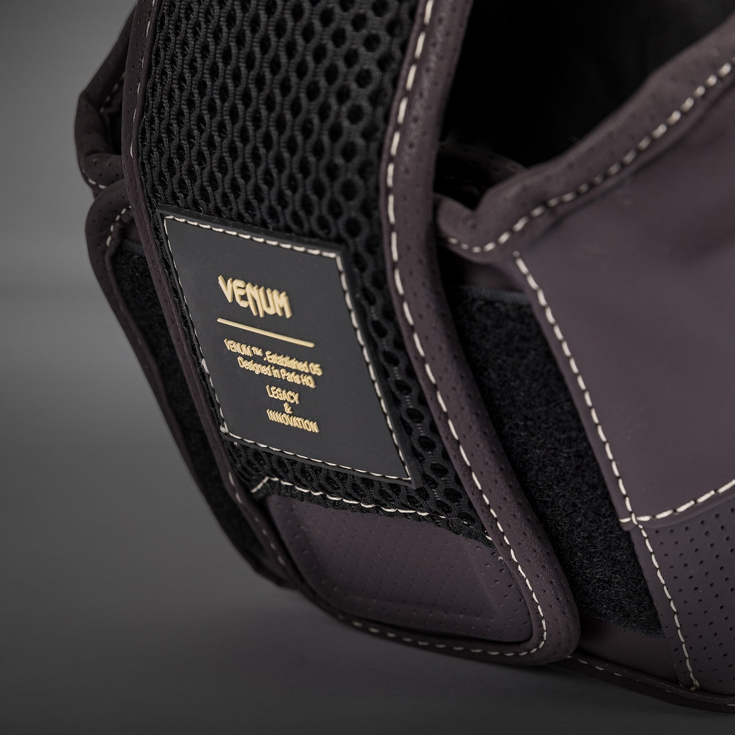 Venum Impact Evo 头盔 – 巧克力色