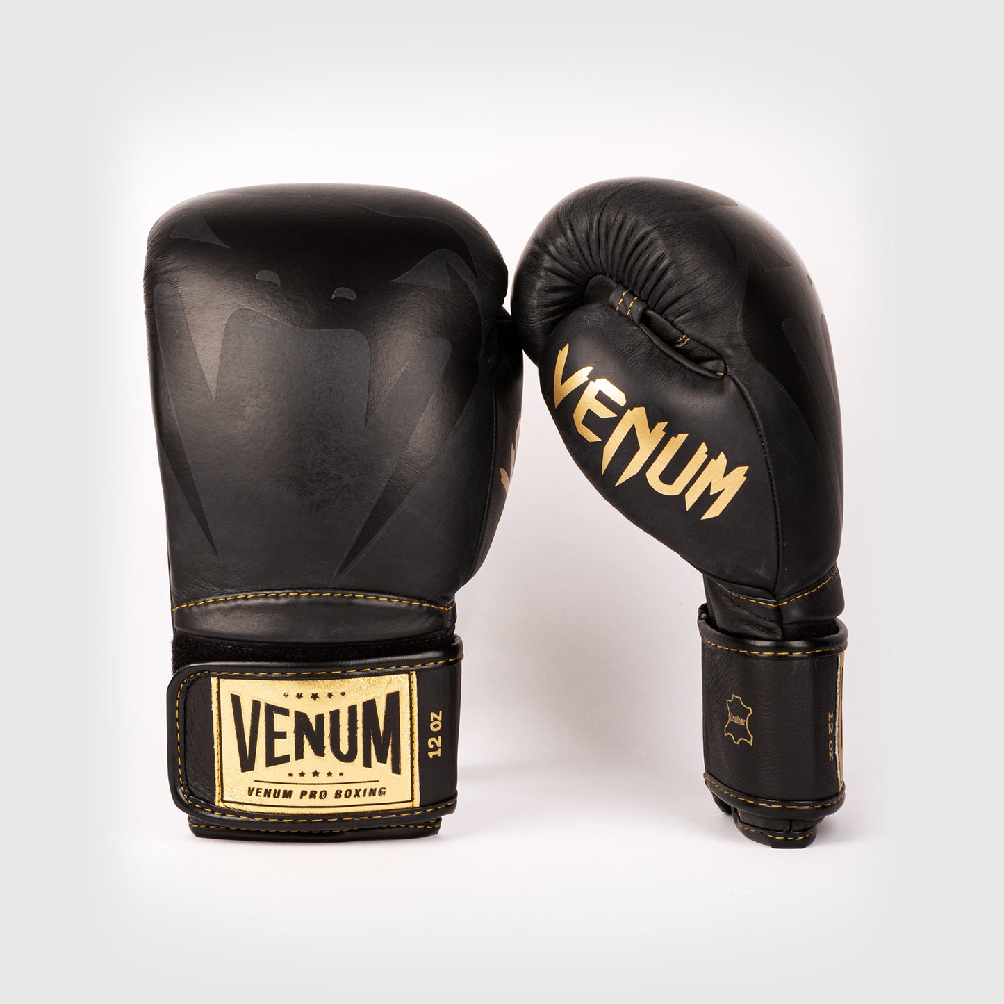 Venum Giant 2.0 Pro 拳击手套 魔术贴 – 黑色/黑色–金色