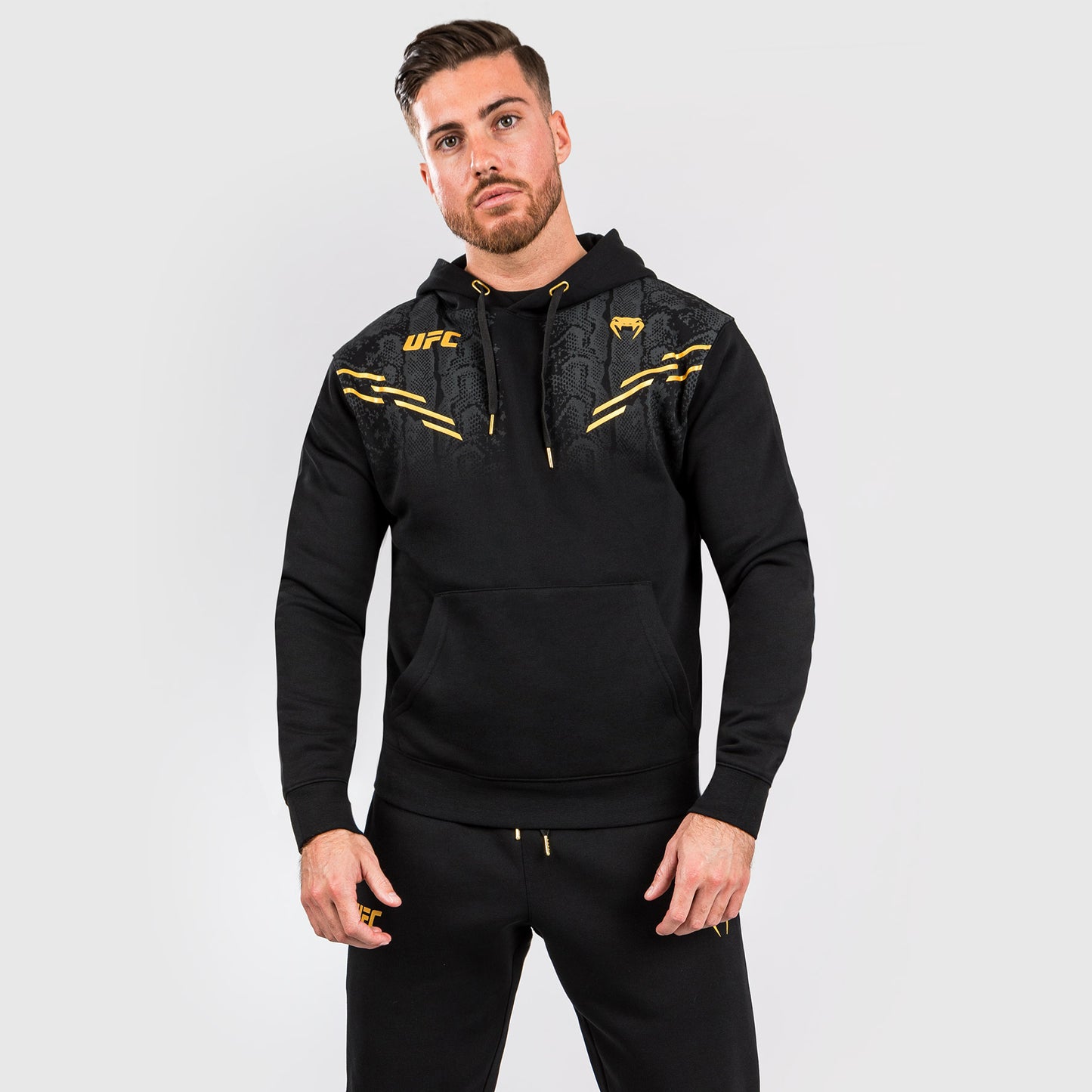 UFC Adrenaline by Venum Replica 男士连帽衫–冠军
