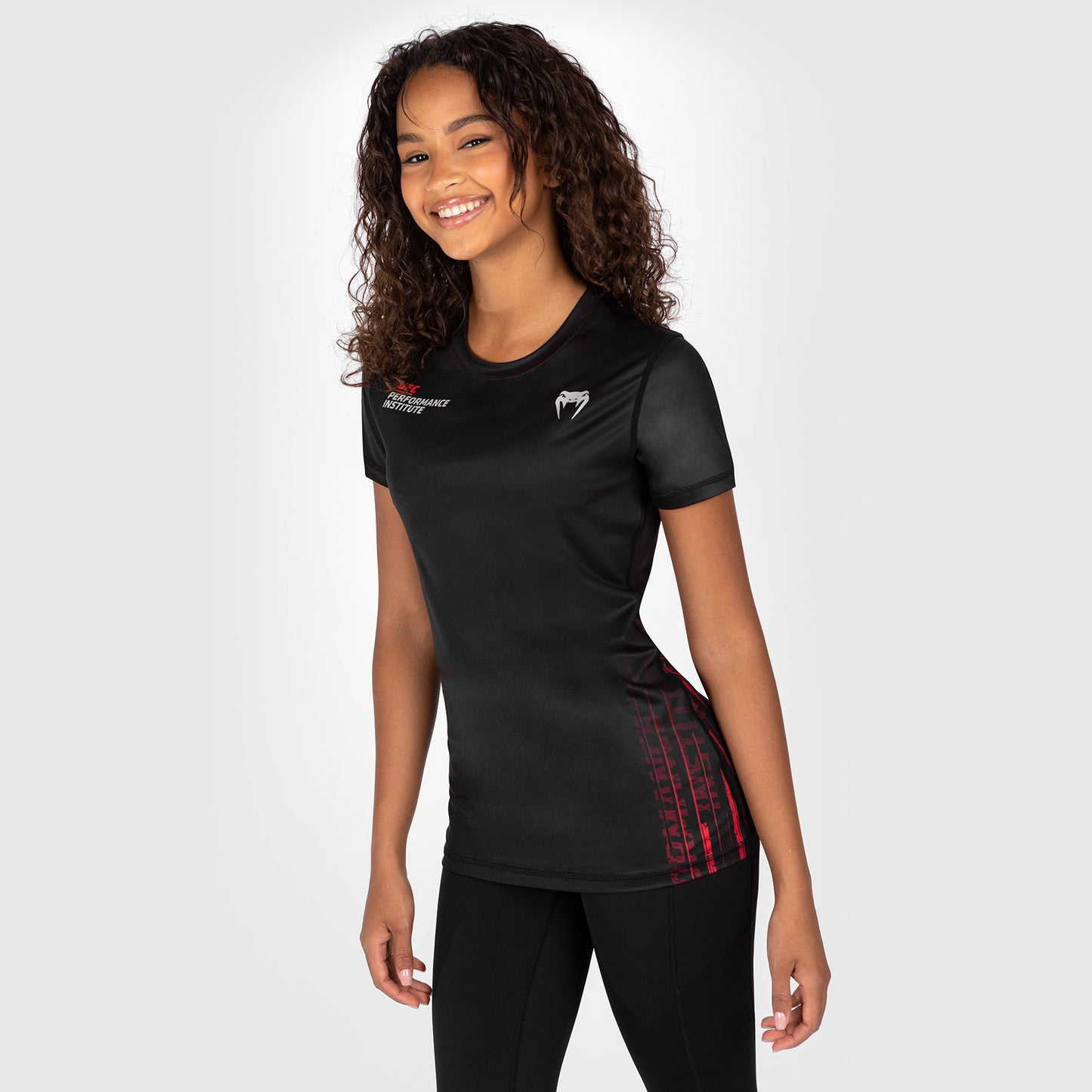 UFC Venum Performance Institute 2.0 女士 Dry Tech T恤 – 黑色/红色