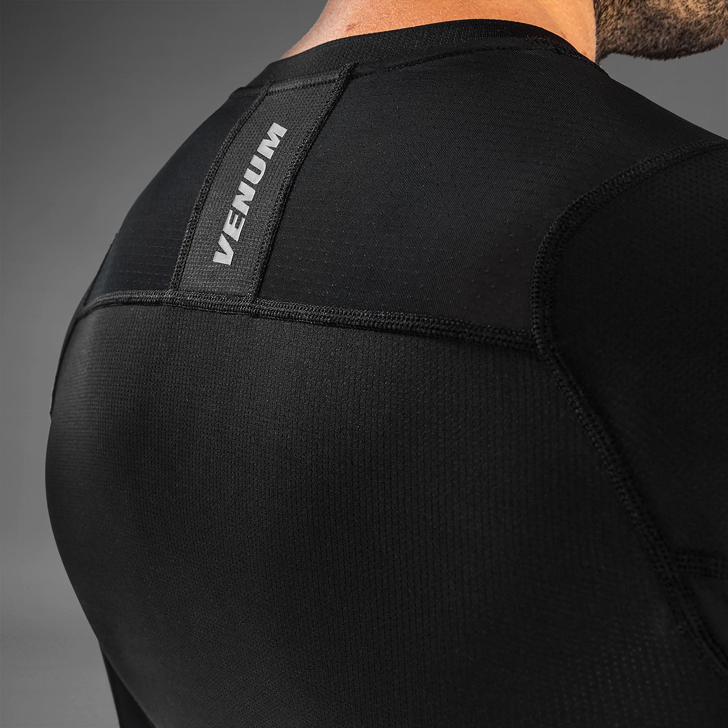 Venum G-Fit Air 紧身防磨衣长袖 – 黑色