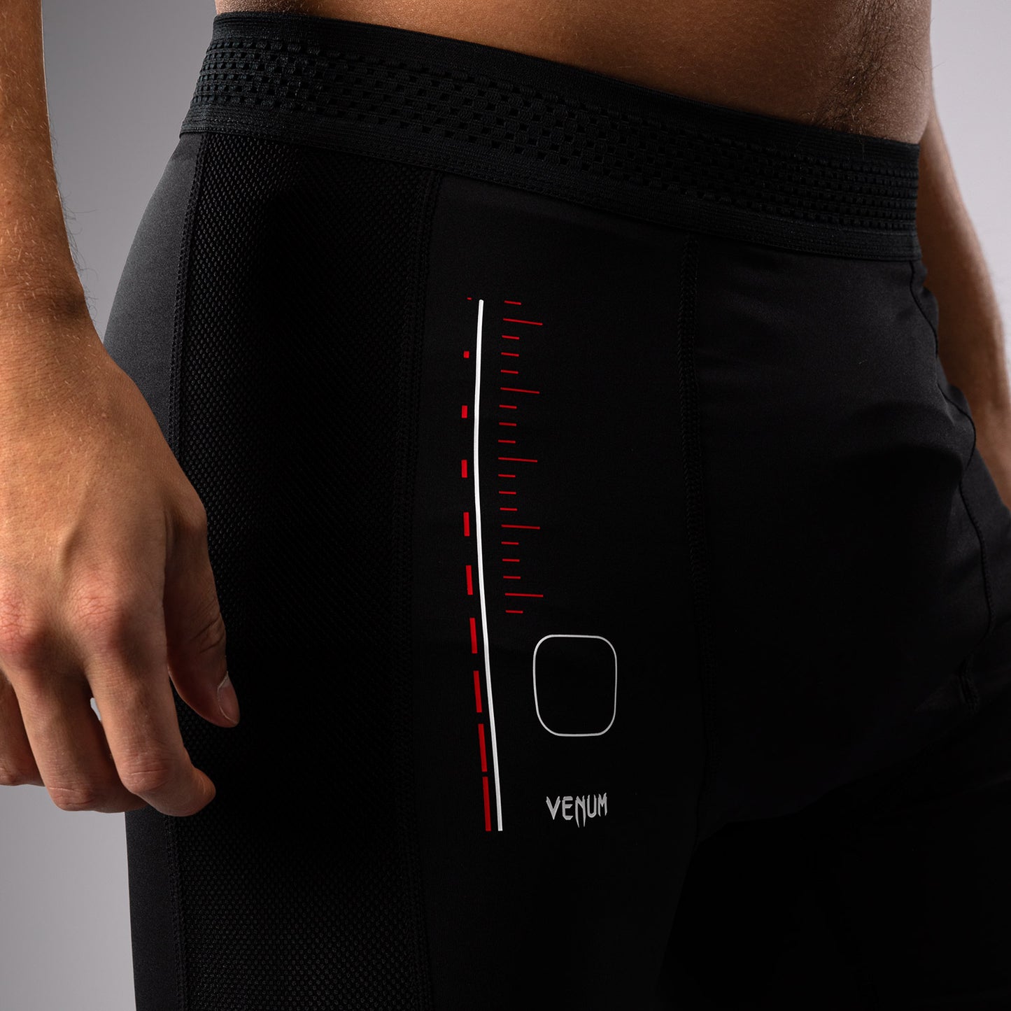 Venum Tactical XT 综合格斗短裤 – 黑色/火红色