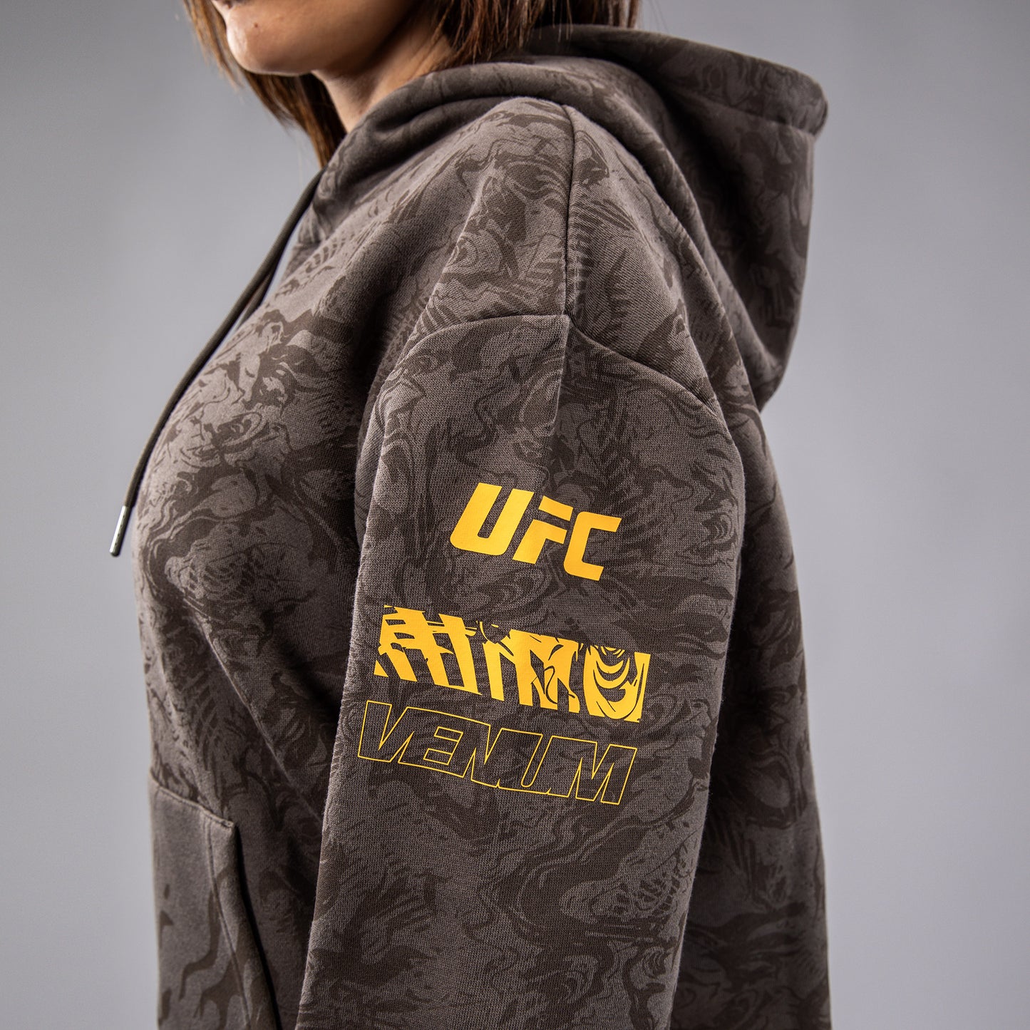UFC Fusion by Venum Fight Week 女士连帽卫衣 – 土褐色
