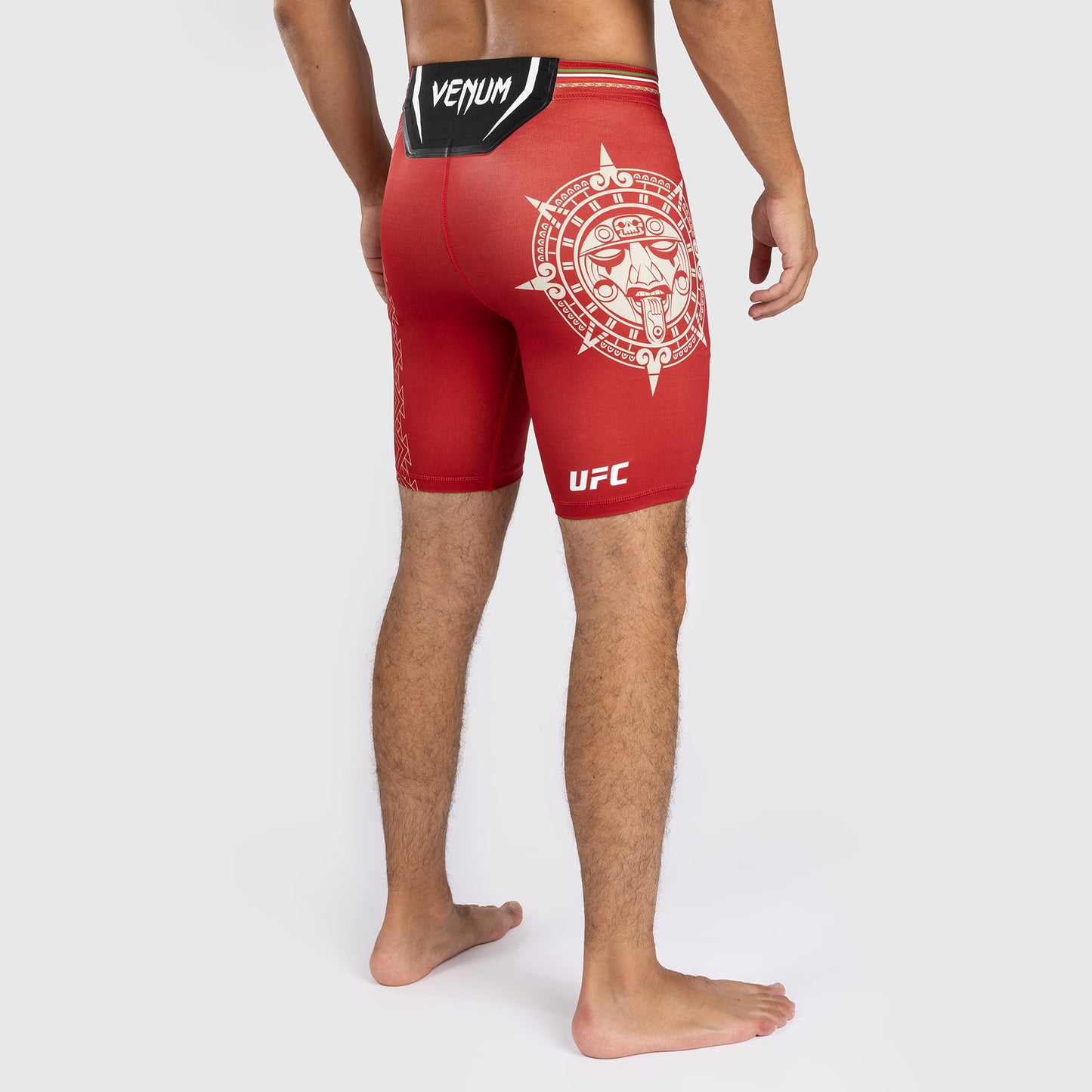 Noche UFC by Venum Authentic Fight Night 男士综合格斗短裤 – 红色