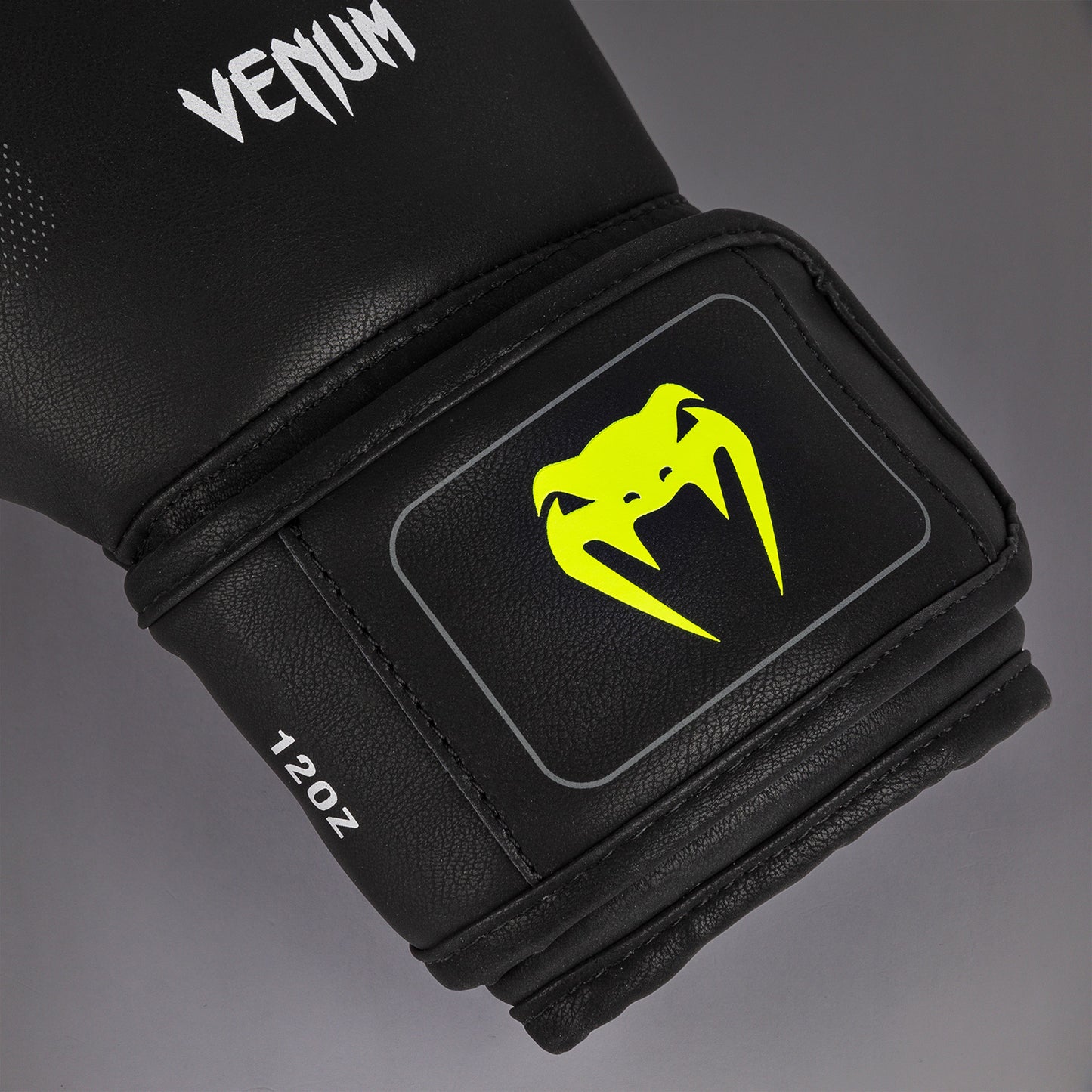 Venum Training Camp 4.0 拳击手套 – 黑色/荧光绿