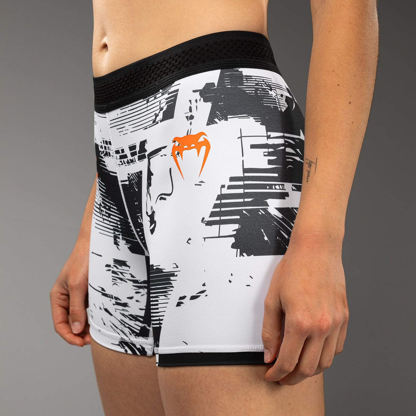 Women’s UFC Zenith by Venum 白色 正品格斗周性能综合格斗短裤