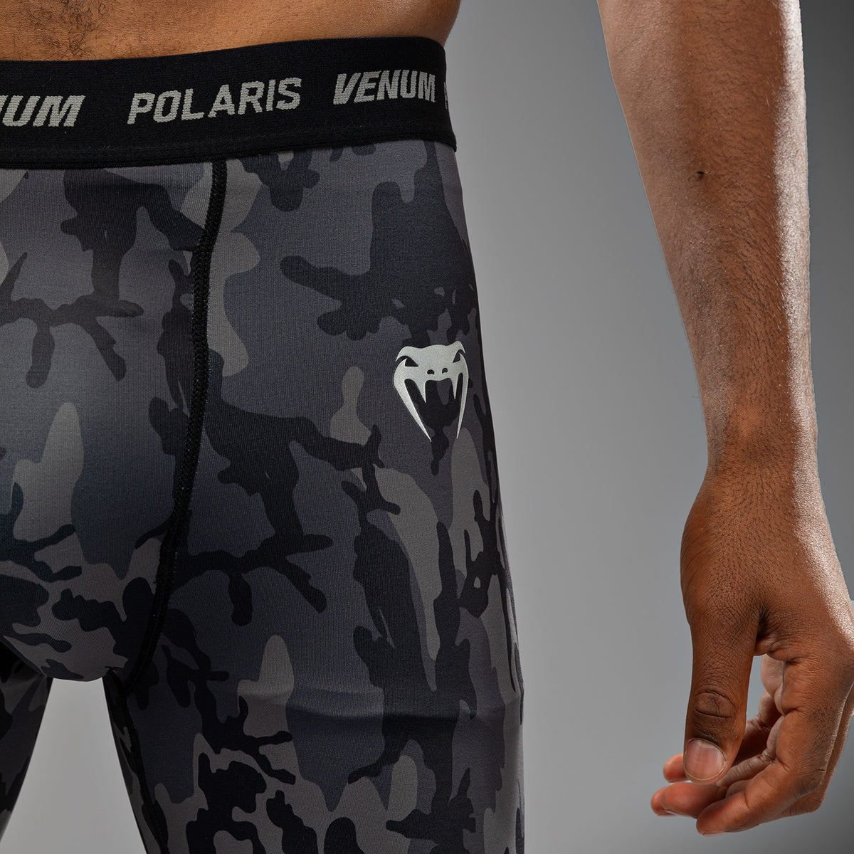 Venum x Polaris 综合格斗短裤 – 黑色/风暴灰