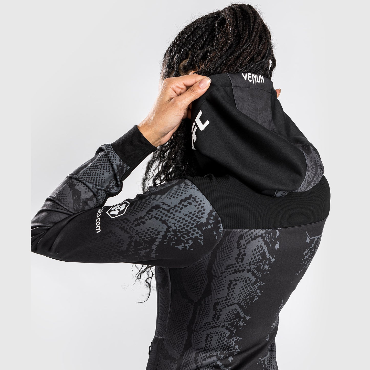 UFC Adrenaline by Venum Authentic Fight Night 女士款连帽衫 – 黑色