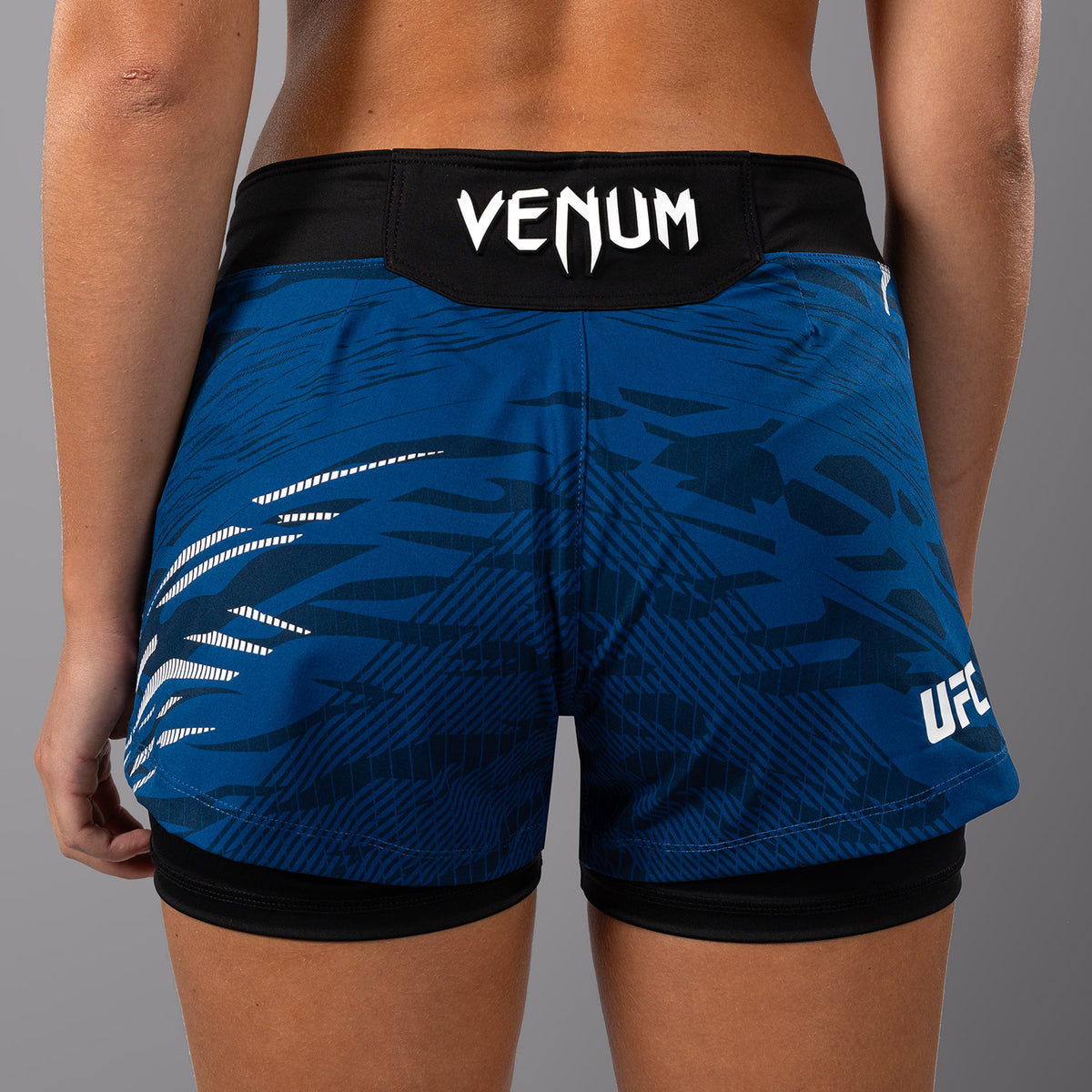 UFC Fusion by Venum Authentic Fight Night 女士格斗短裤 – 蓝色