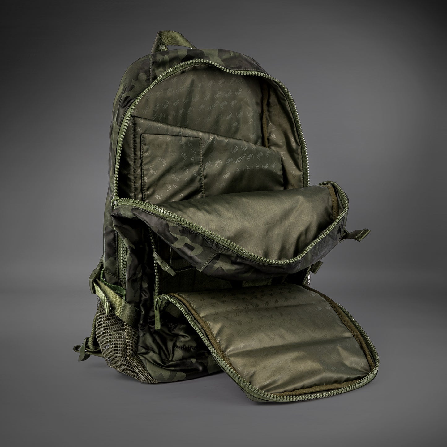 Venum Challenger Pro 背包 (20-25L) – 卡其色/迷彩色