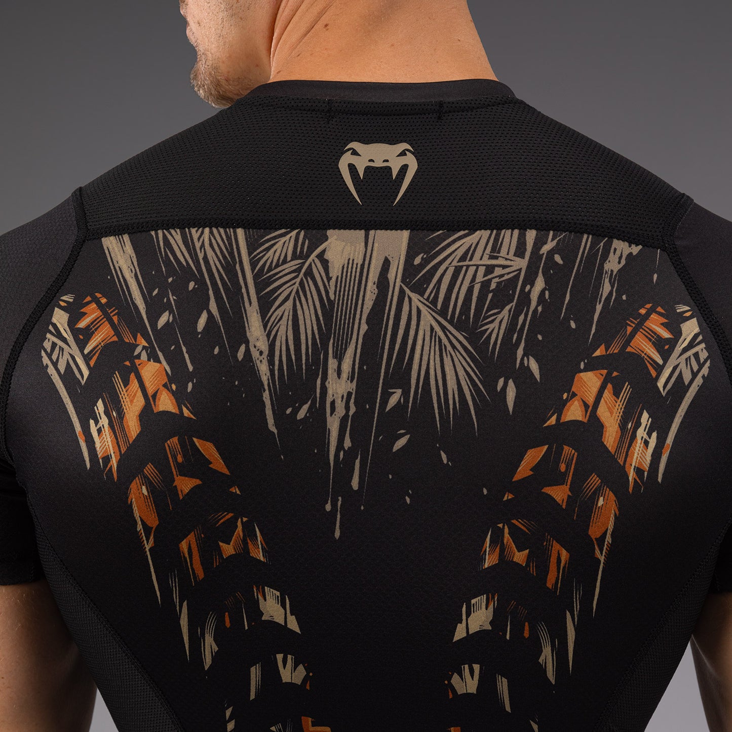 Venum Tiger 男士短袖紧身防磨衣 – 黑色/荧光橙