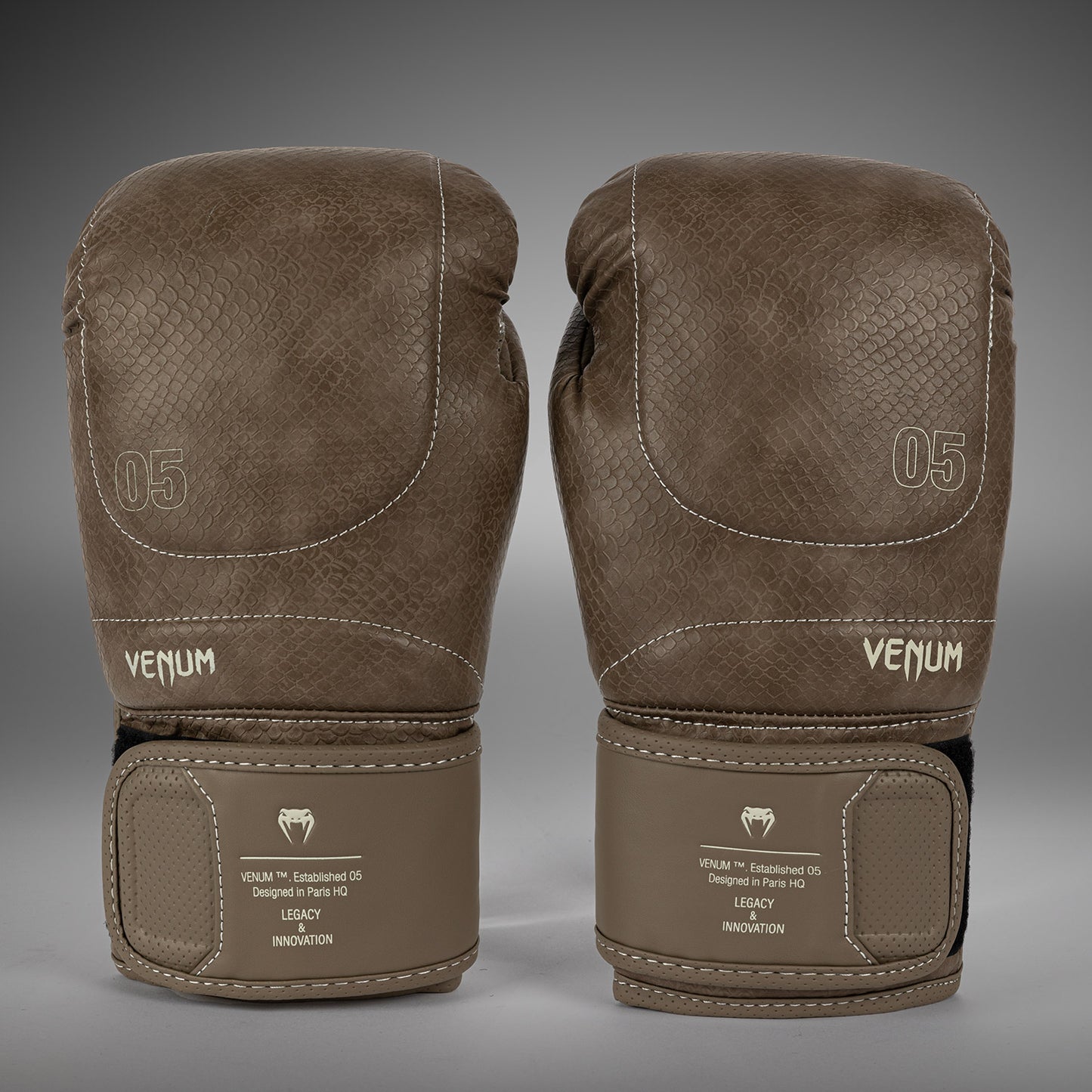 Venum Impact Evo Scales 拳击手套 – 棕色