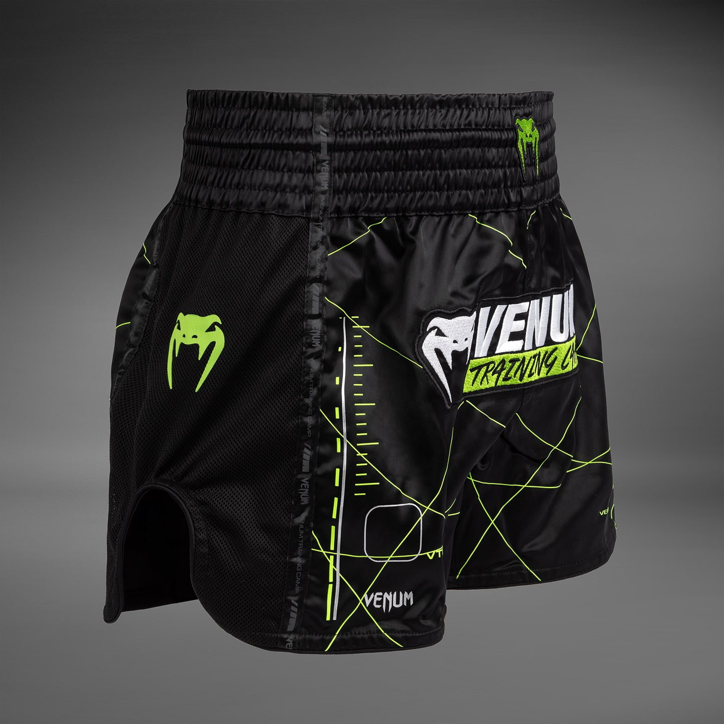Venum Training Camp 4.0 泰拳短裤 – 黑色/荧光绿