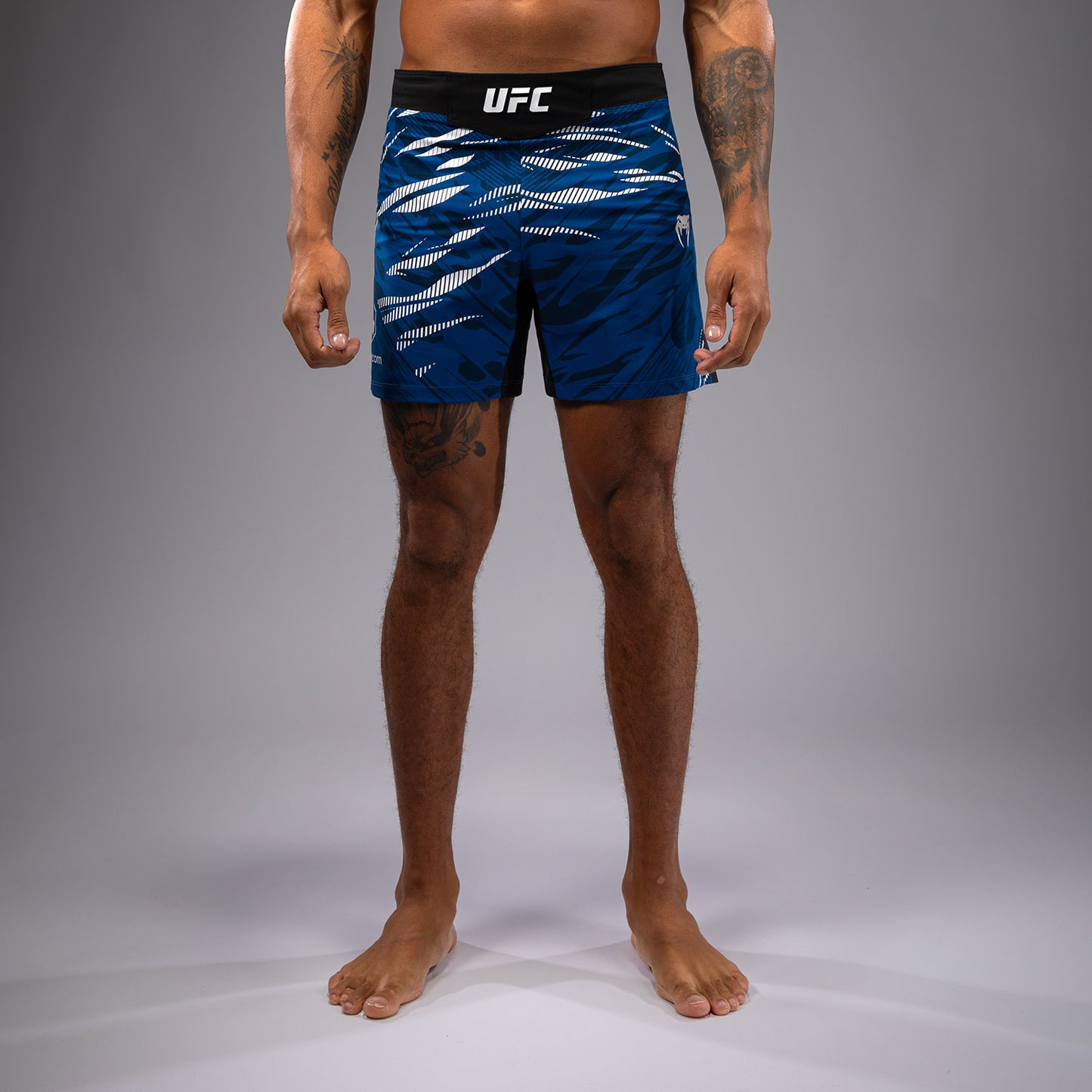 UFC Fusion by Venum Authentic Fight Night 男士格斗短裤 – 短款 – 蓝色