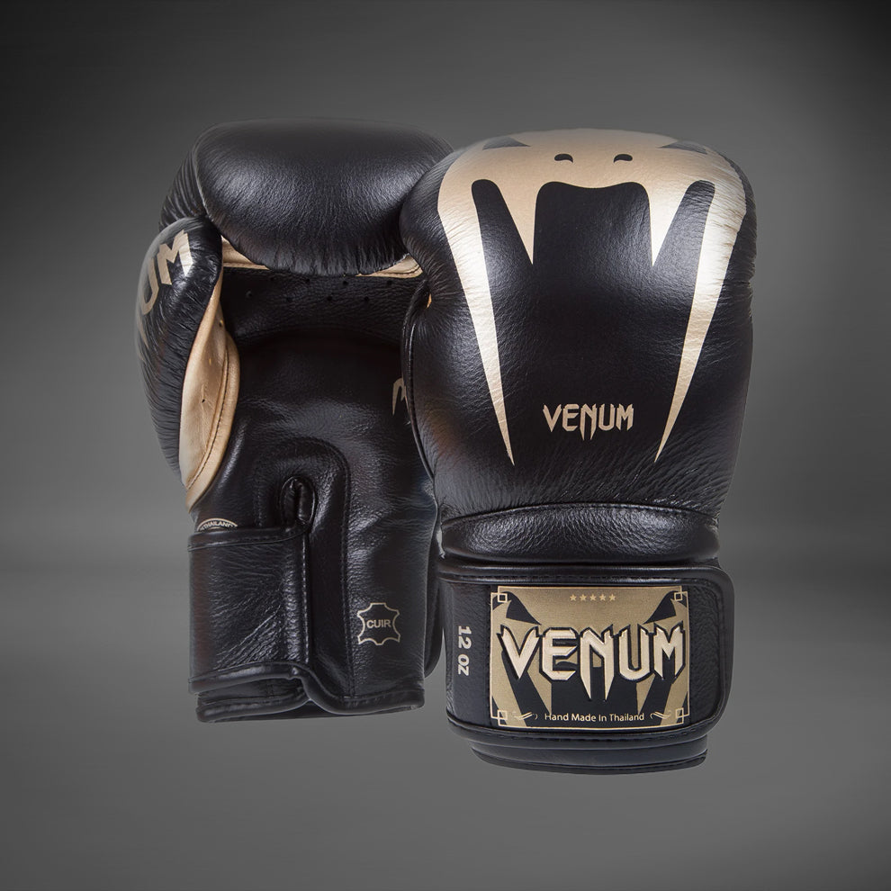 Venum Giant 3.0 拳击手套 – 黑色/金色