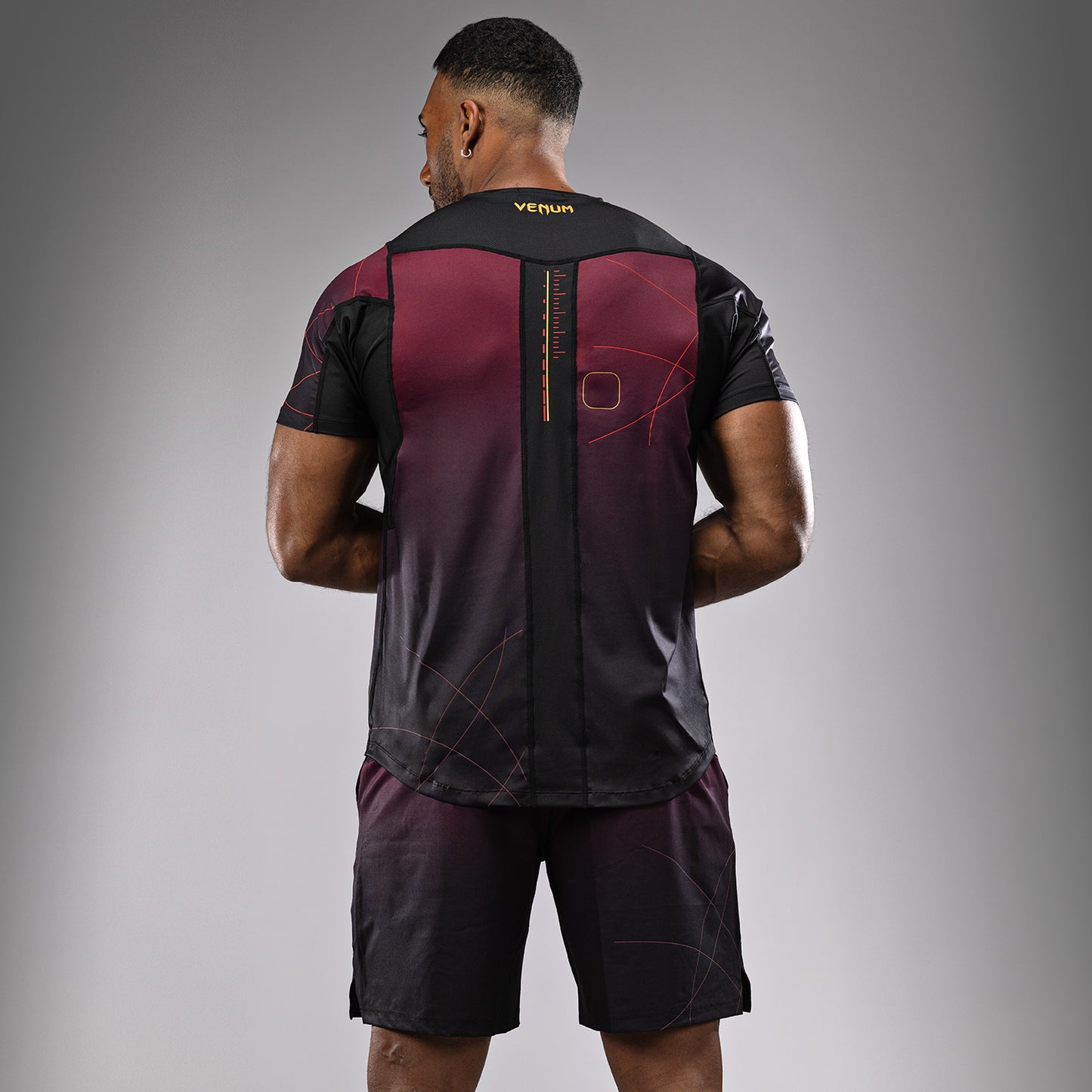 Venum Tactical XT Dry Tech T恤 – 黑色/酒红色/金色