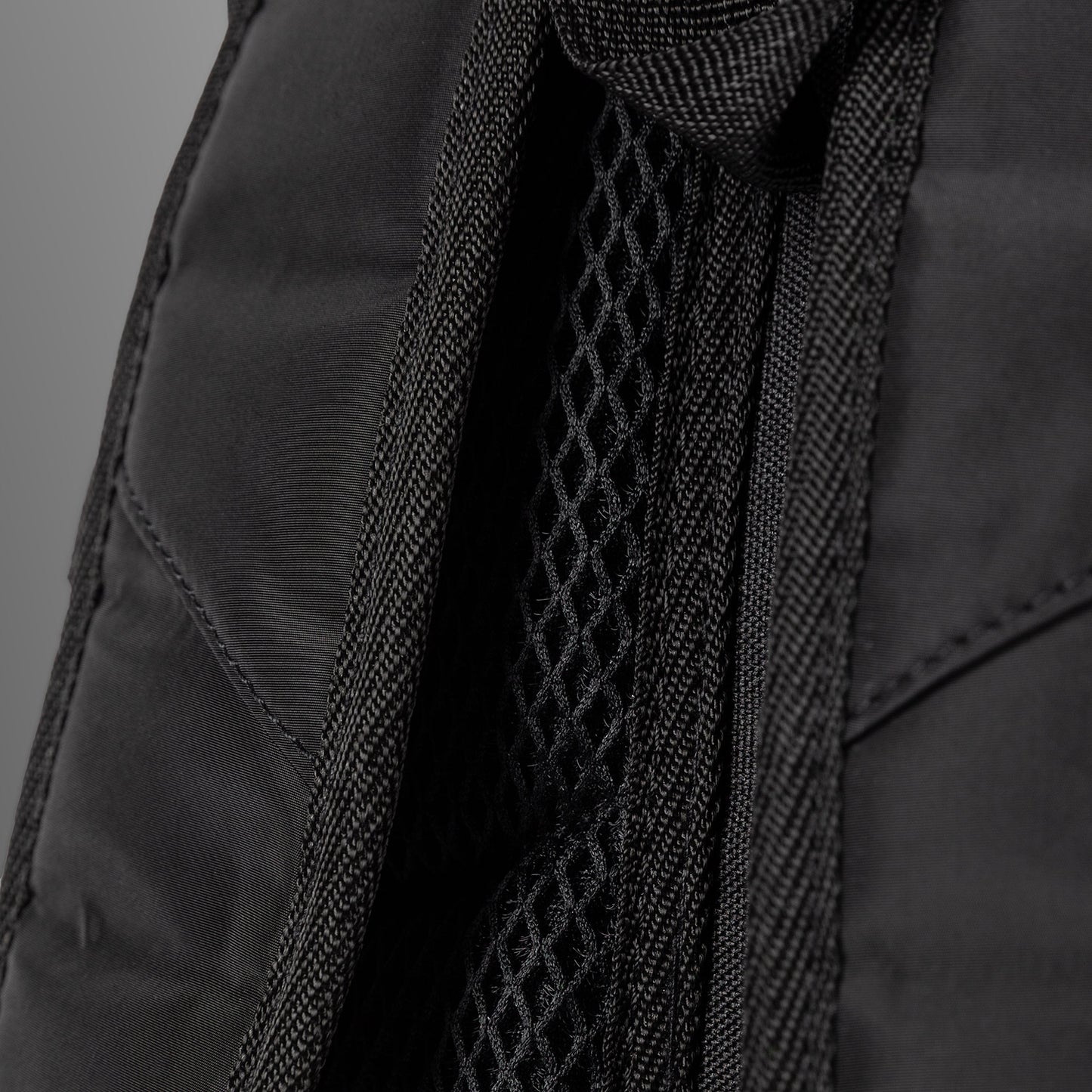 Venum Shockwave 背包 (20-25L)–黑色