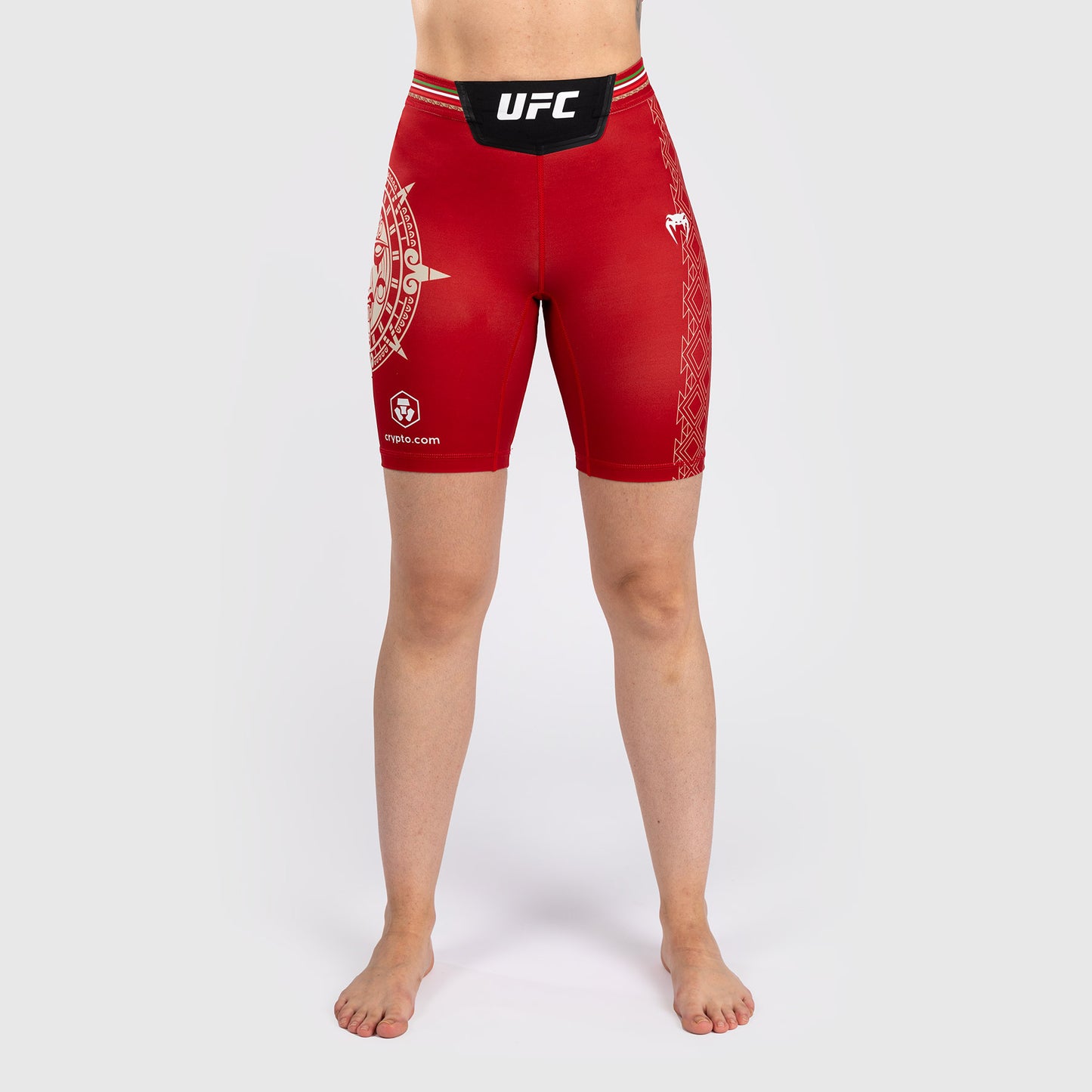 Noche UFC by Venum 女士综合格斗短裤–长款–红色