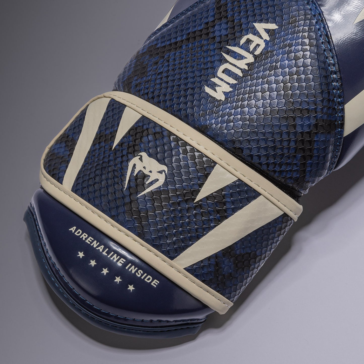 Venum Challenger 4.0 Scales 拳击手套 – 午夜蓝
