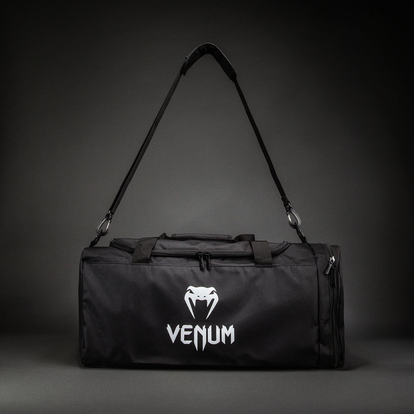 Venum Essential 运动包 (37L) – 黑色
