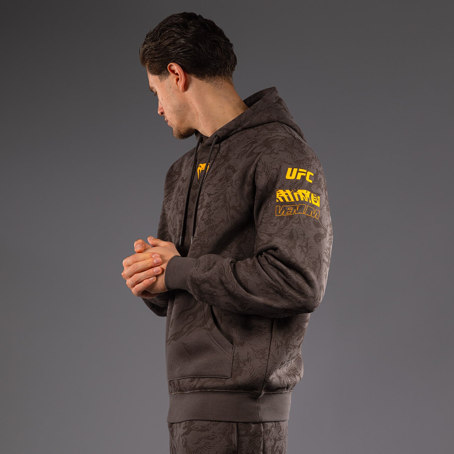 UFC Fusion by Venum Fight Week 男士款连帽衫 – 驼色