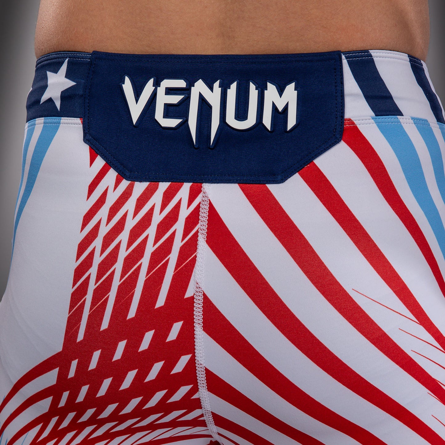 Official UFC Freedom 250 by Venum 男士 Authentic Fight Night Vale Tudo 紧身格斗短裤 - 白色
