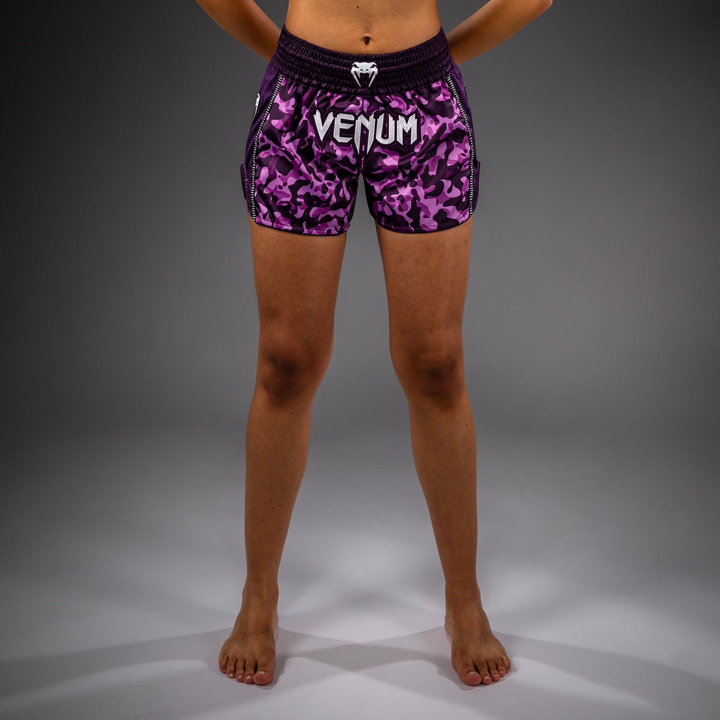 Venum Iris 泰拳短裤 – 梅色–粉红色