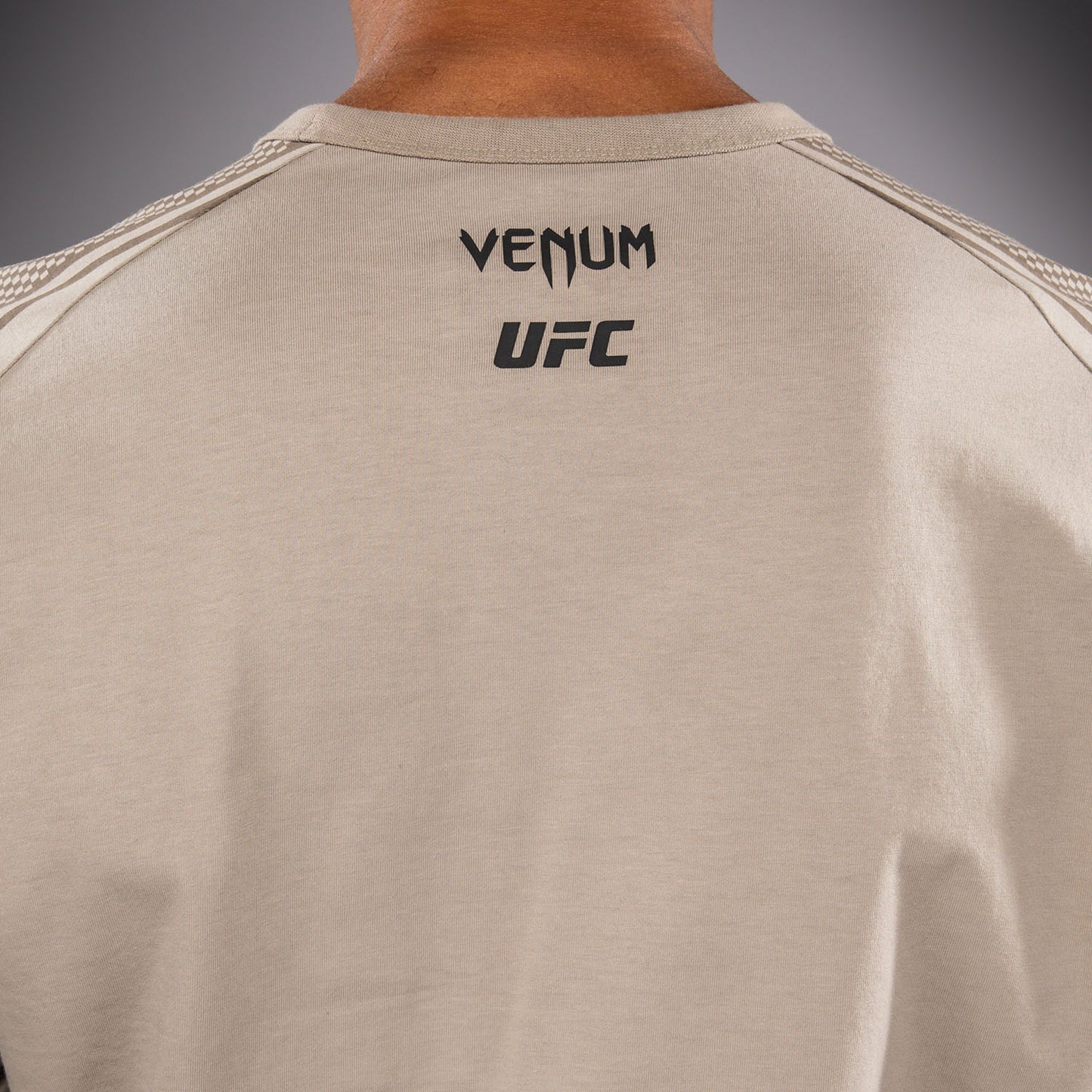 Venum UFC Unity by Venum Authentic Fight Week 男子长袖T恤 - 沙色