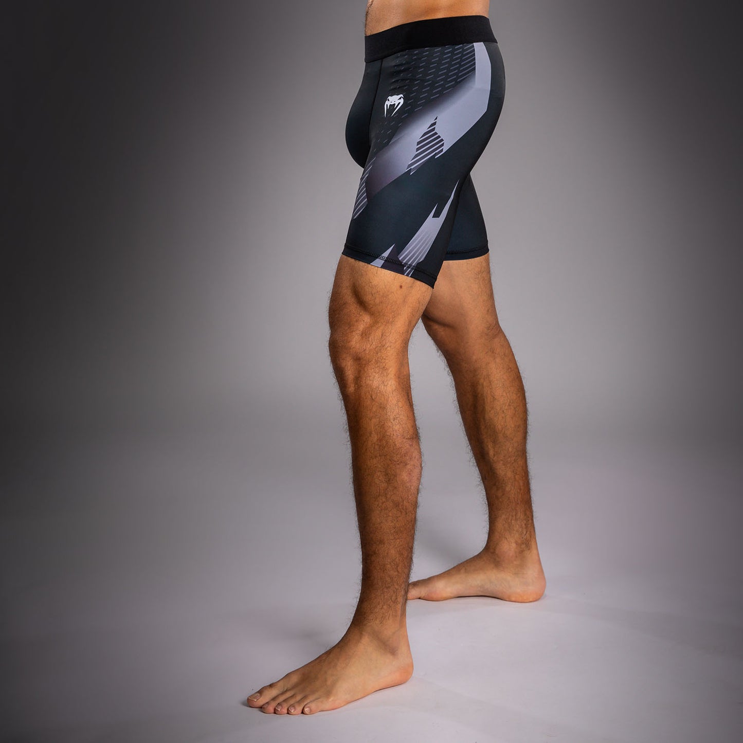 NO-GI 6.0 综合格斗短裤 – 黑色/白色