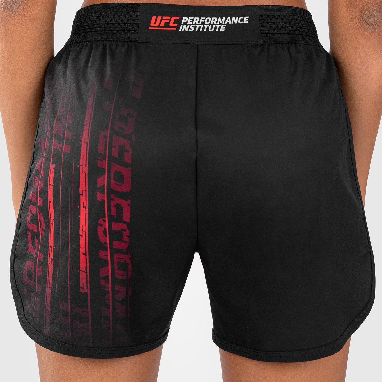 UFC Venum Performance Institute 2.0 女士训练短裤 – 黑色/红色