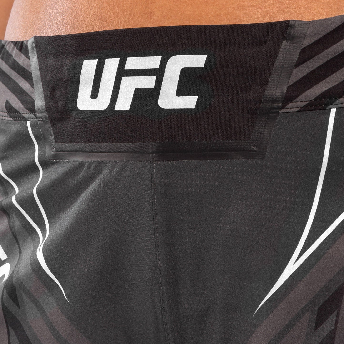 Venum UFC Authentic Fight Night 女士短裤 – 黑色