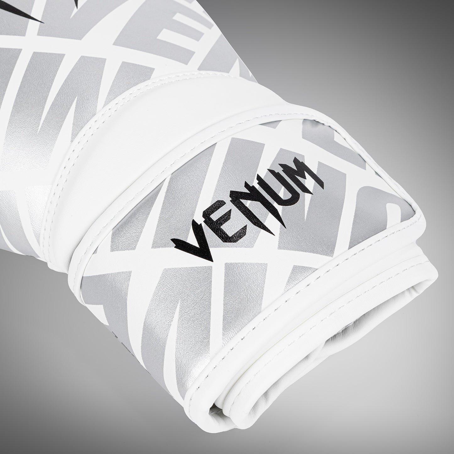 Venum Contender 1.5 XT 拳击手套 – 白色/银色