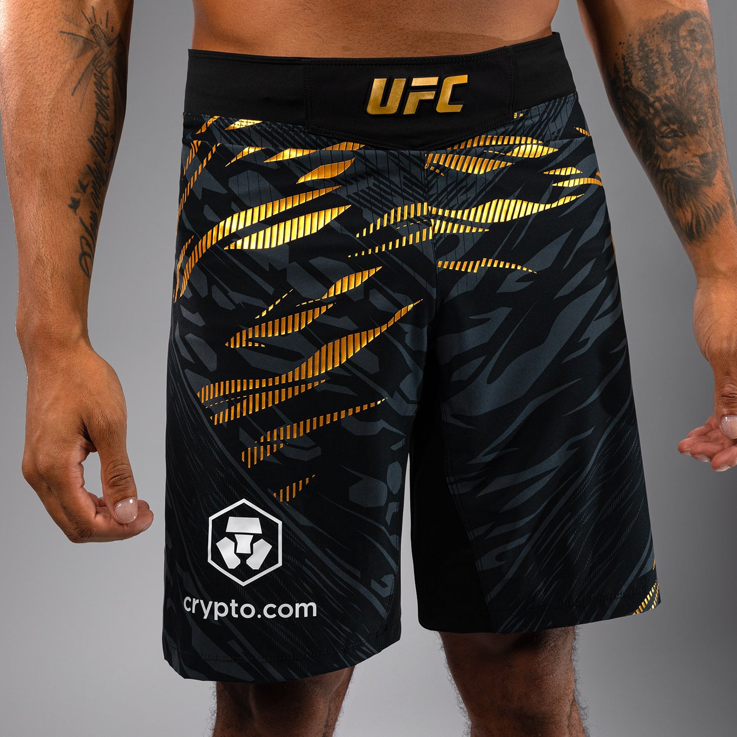 UFC Fusion by Venum Authentic Fight Night 男士格斗短裤 – 长款 – Champion