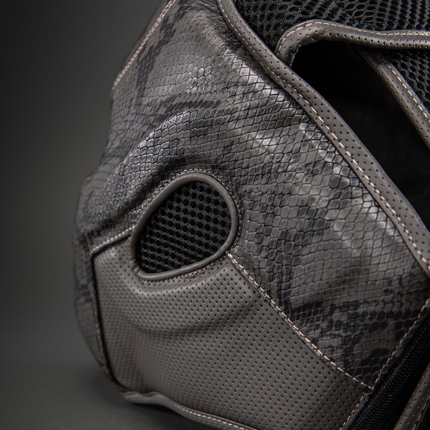 Venum Impact Evo 头盔 – 深灰色