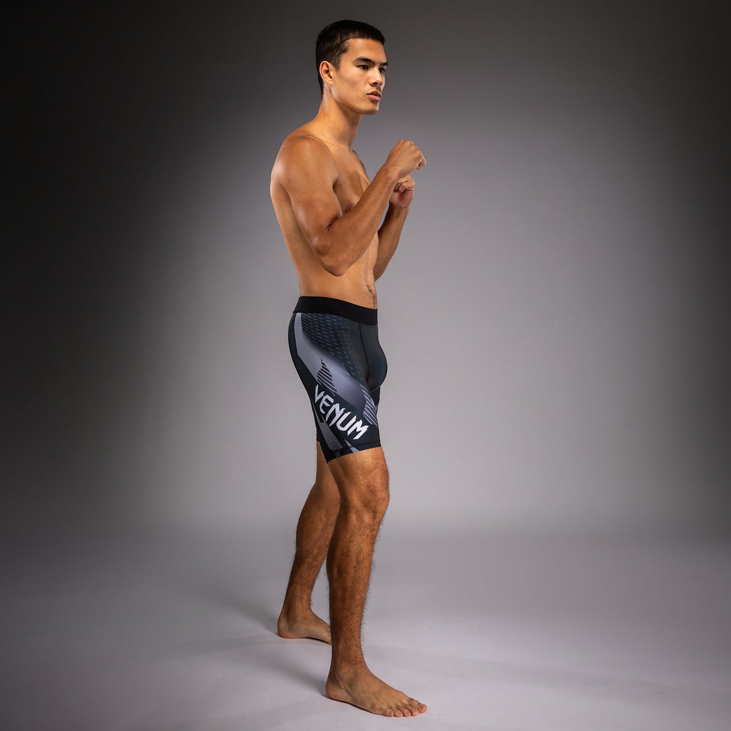 NO-GI 6.0 综合格斗短裤 – 黑色/白色