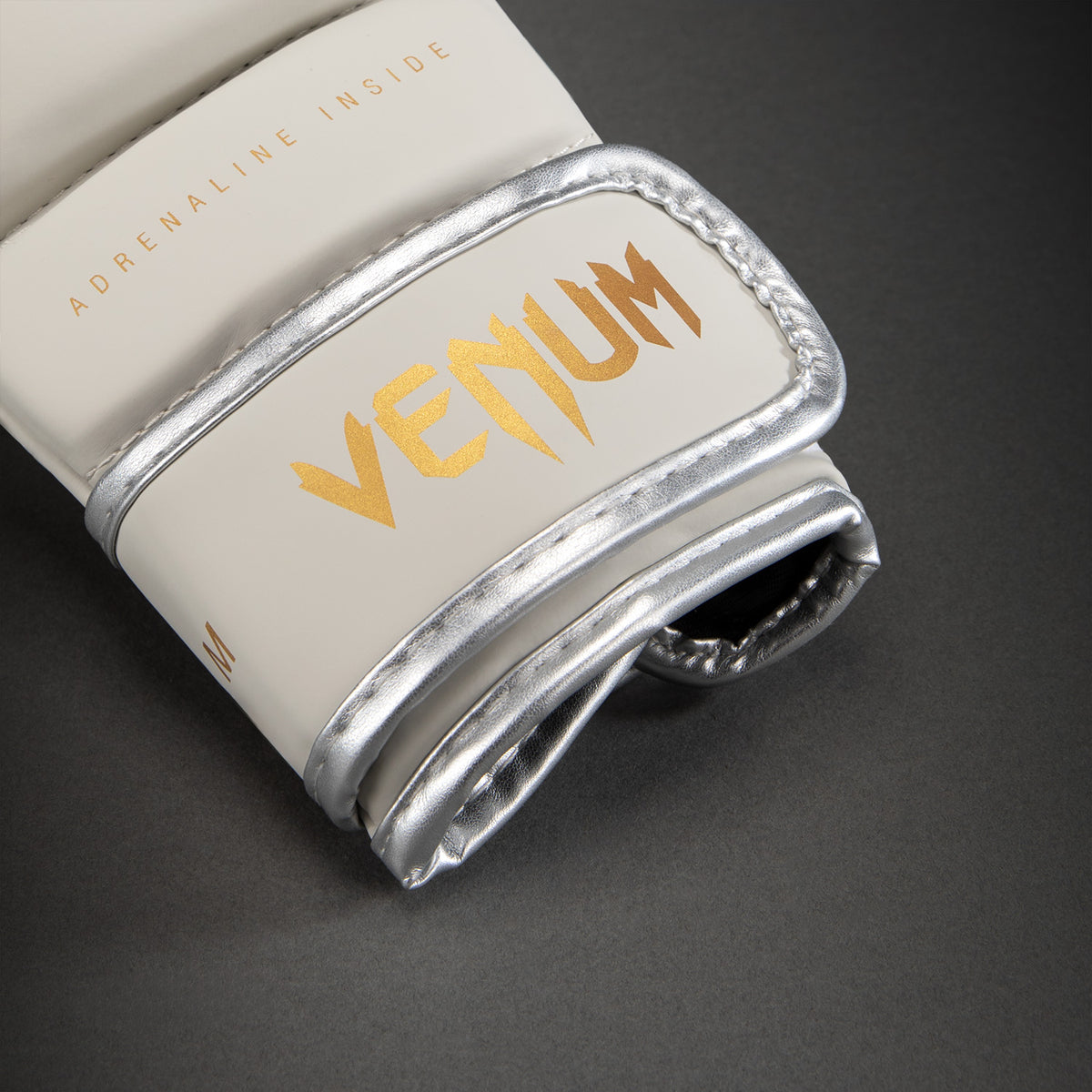 Venum Contender 1.5 对练手套 - 象牙白/金色