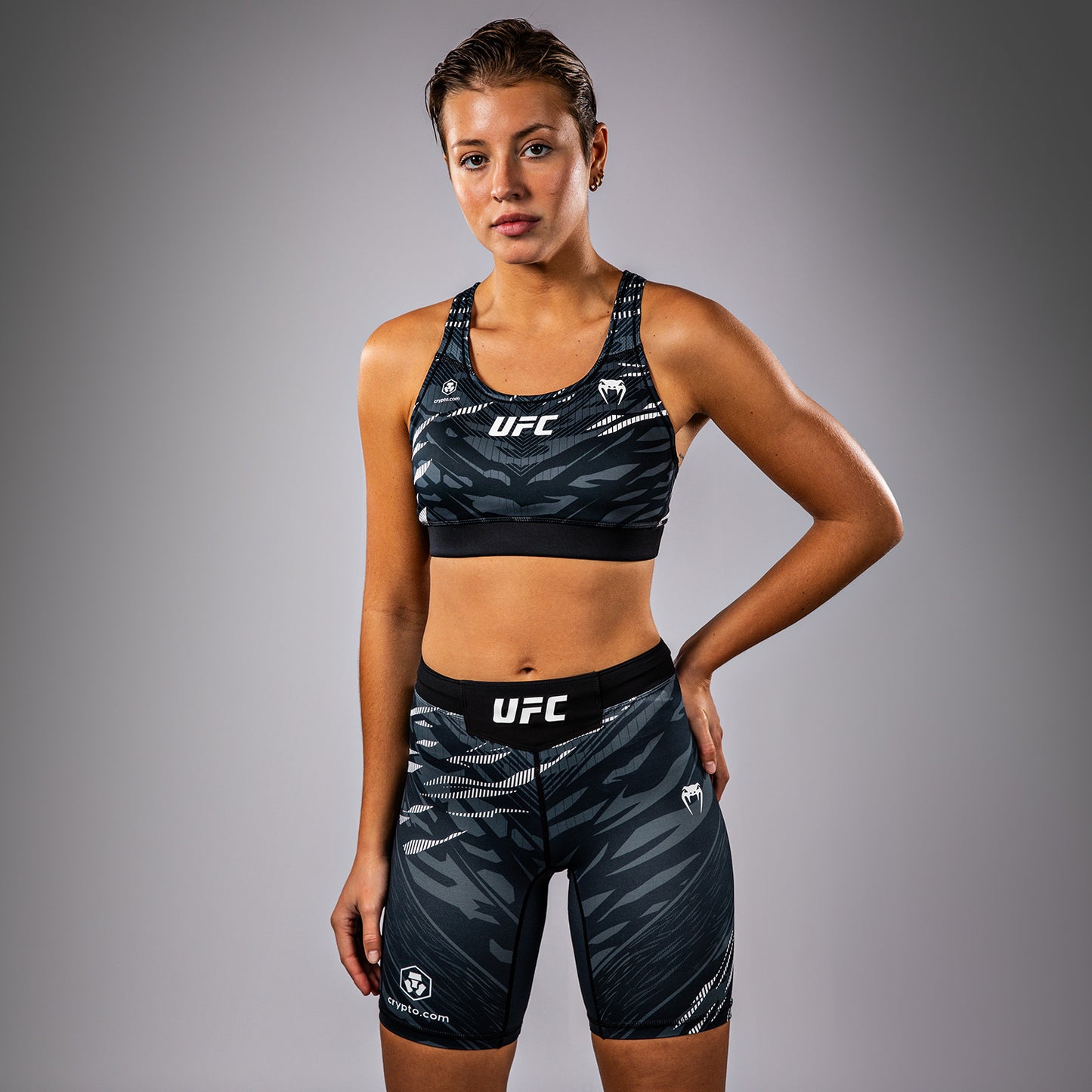UFC Fusion by Venum Authentic Fight Night 女士运动内衣 – 黑色