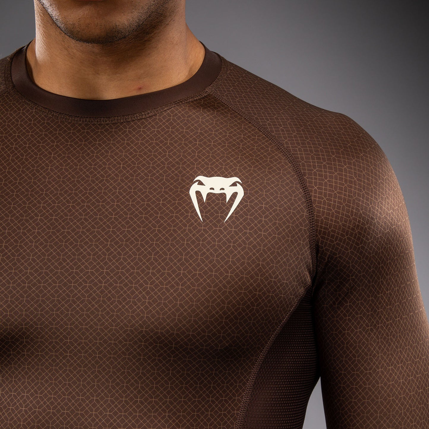 Venum X Roger Gracie Academy 长袖紧身防磨衣 – 深棕色