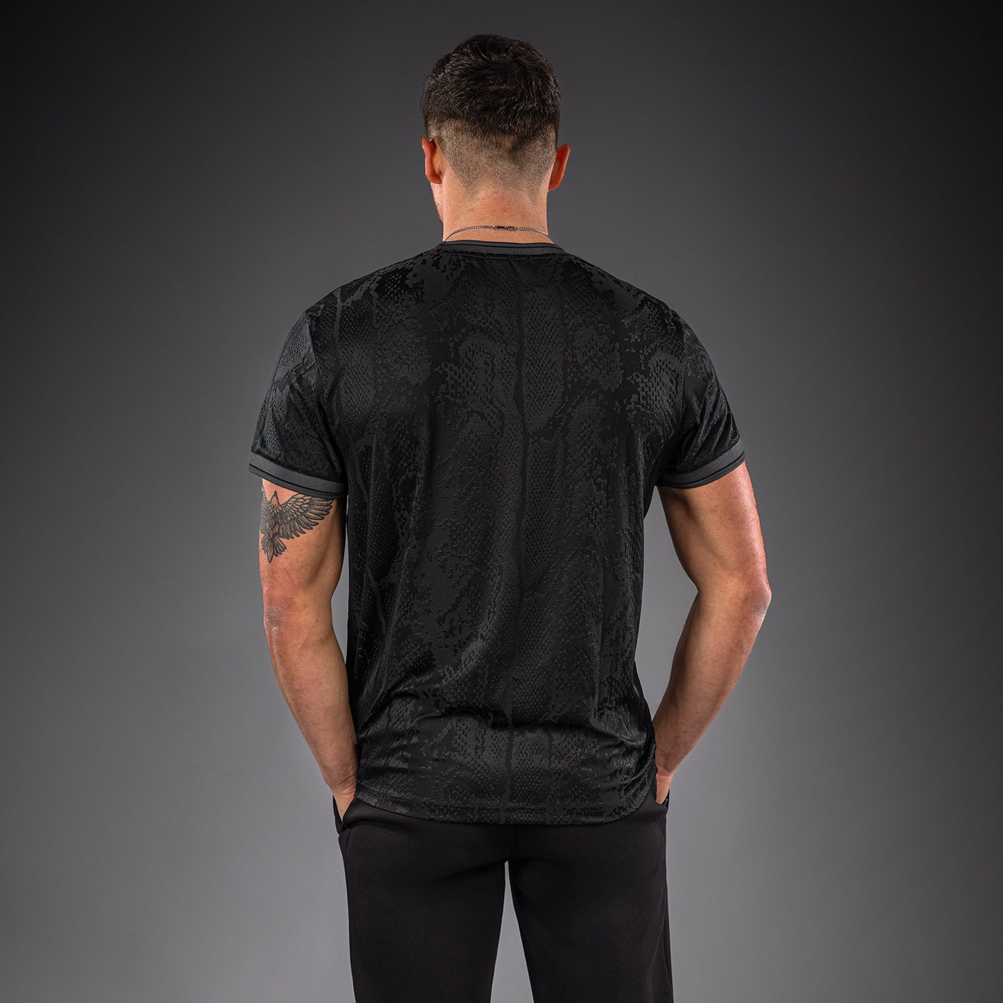 Venum Aegis Dry Tech T恤–黑色