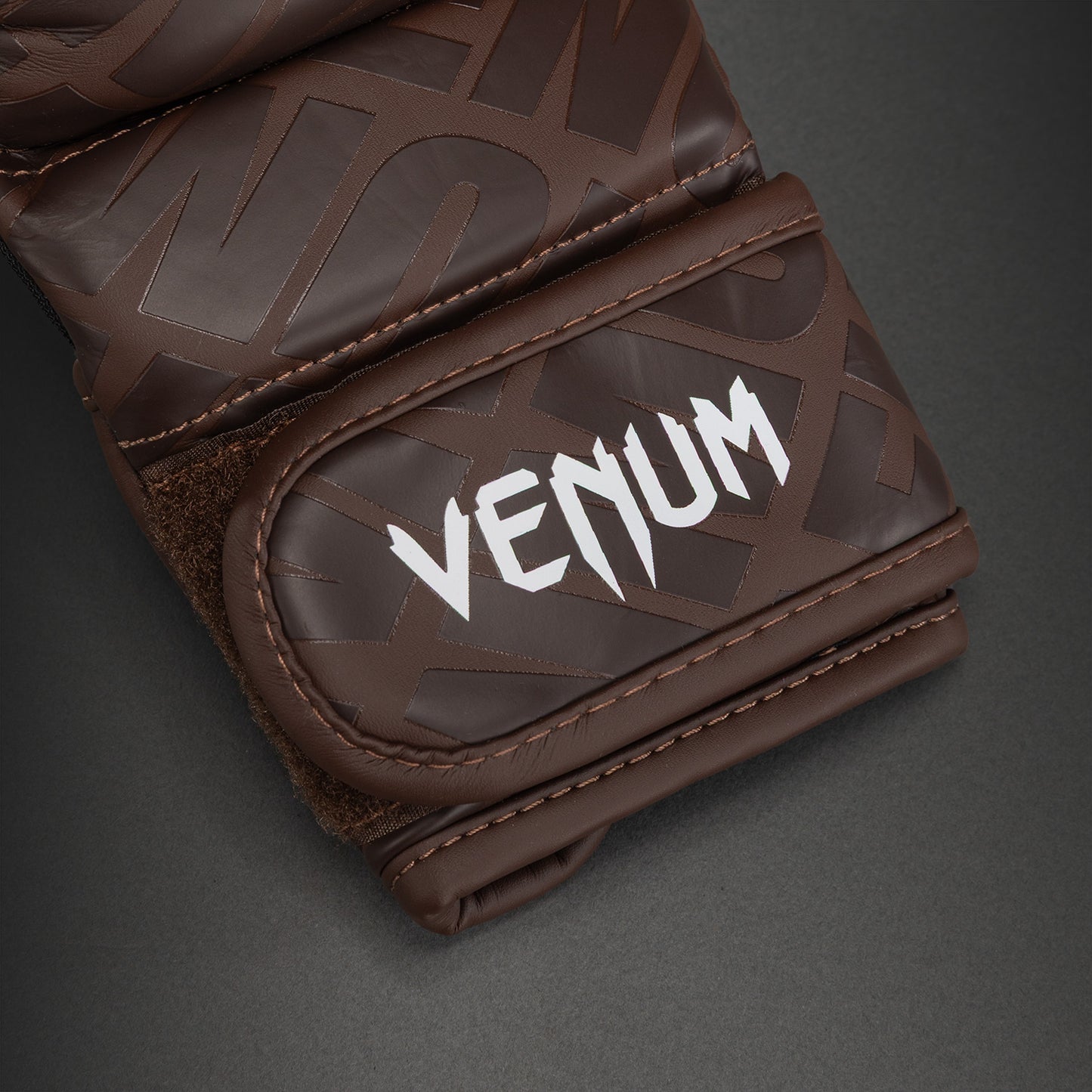 Venum Contender 1.5 XT 3D 实战手套 - 深棕色