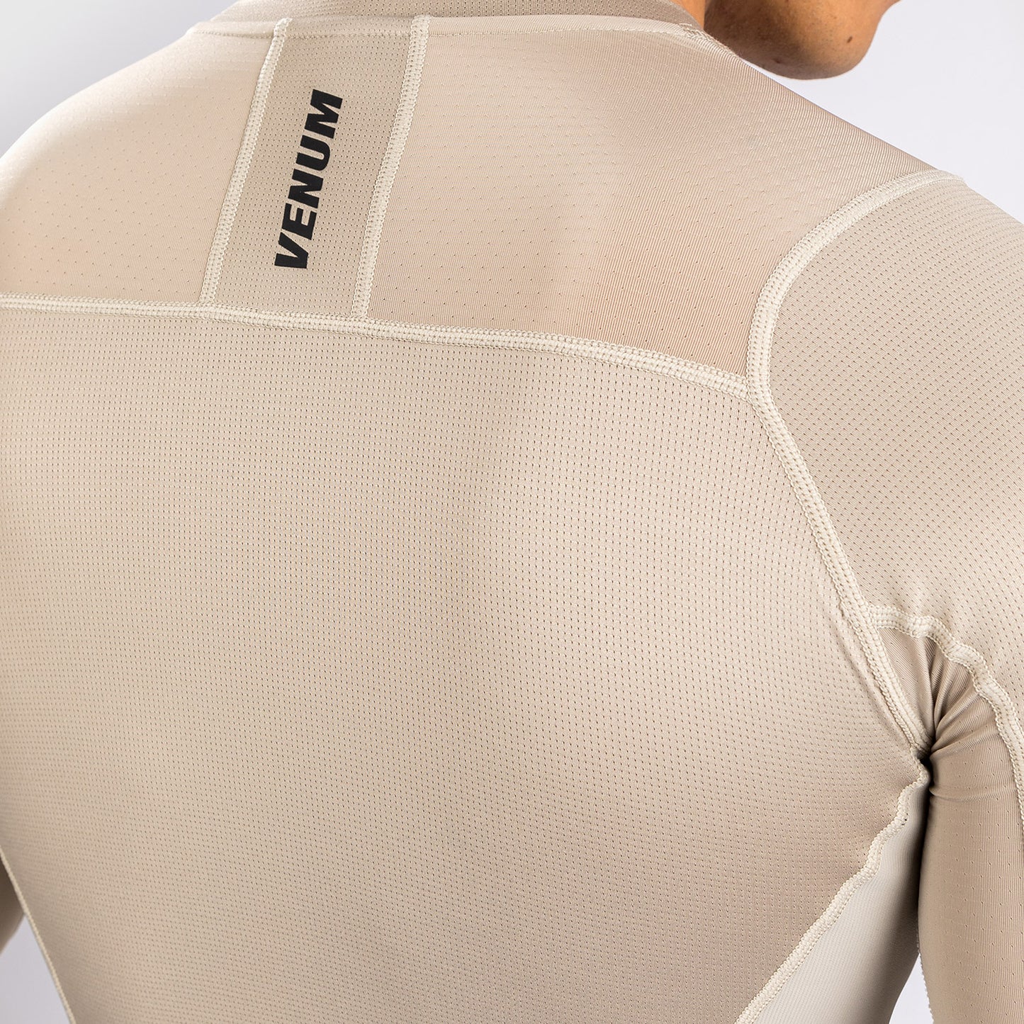 Venum G-Fit Air 紧身防磨衣长袖 – 沙色