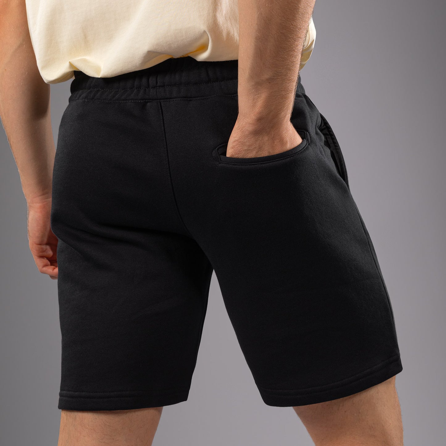 Venum Classic 短裤 – 黑色