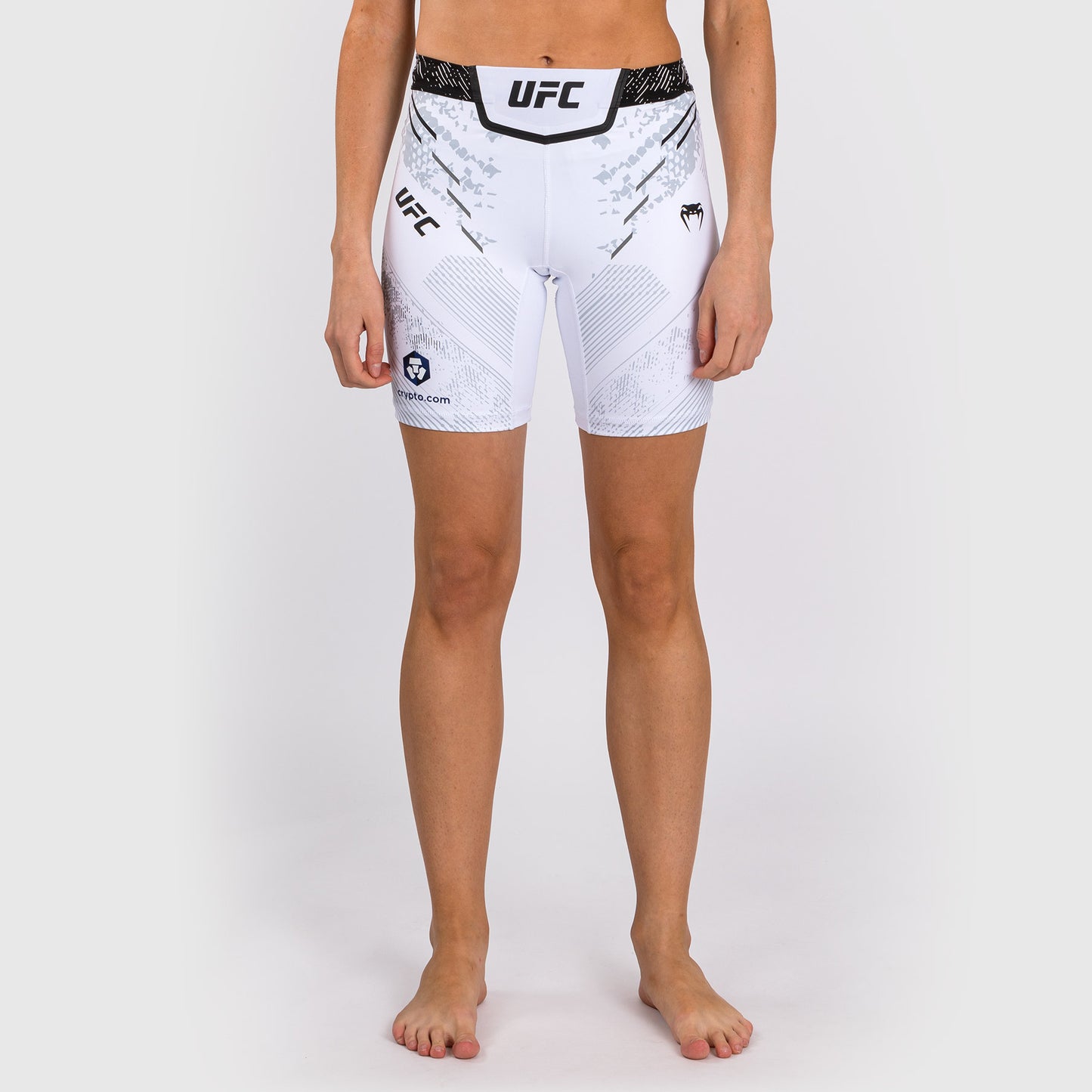 UFC Adrenaline by Venum 女士综合格斗短裤–长款–白色