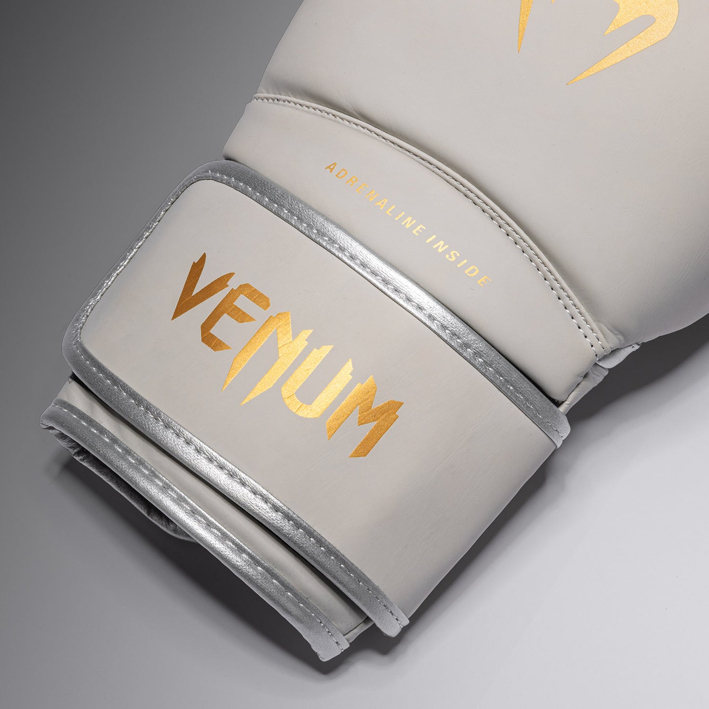 Venum Contender 1.5 拳击手套 – 象牙色/金色