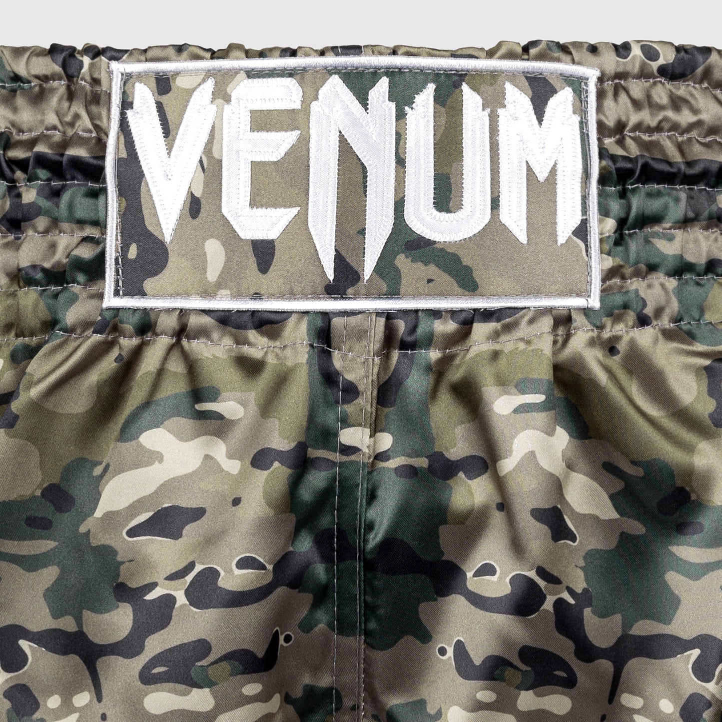 Venum Classic 泰拳短裤 – 沙漠迷彩