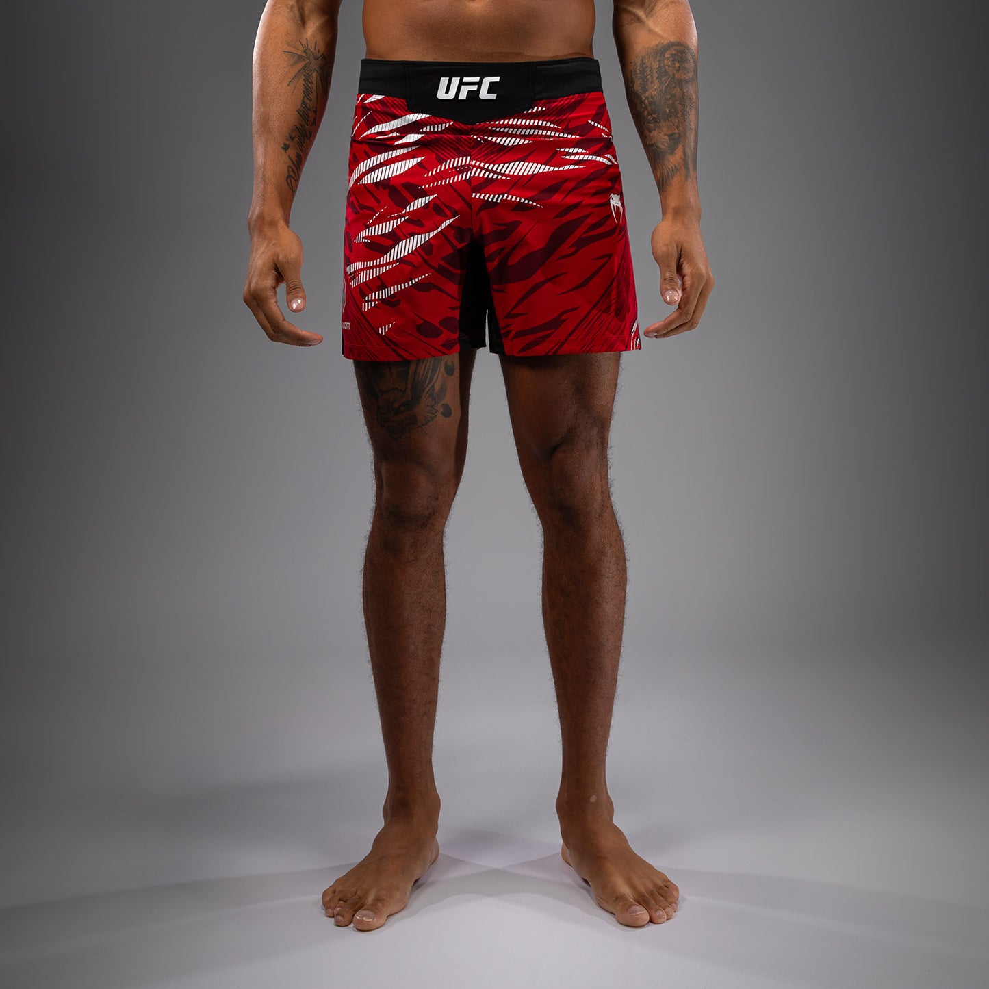 UFC Fusion by Venum Authentic Fight Night 男士格斗短裤 – 短款 – 红色
