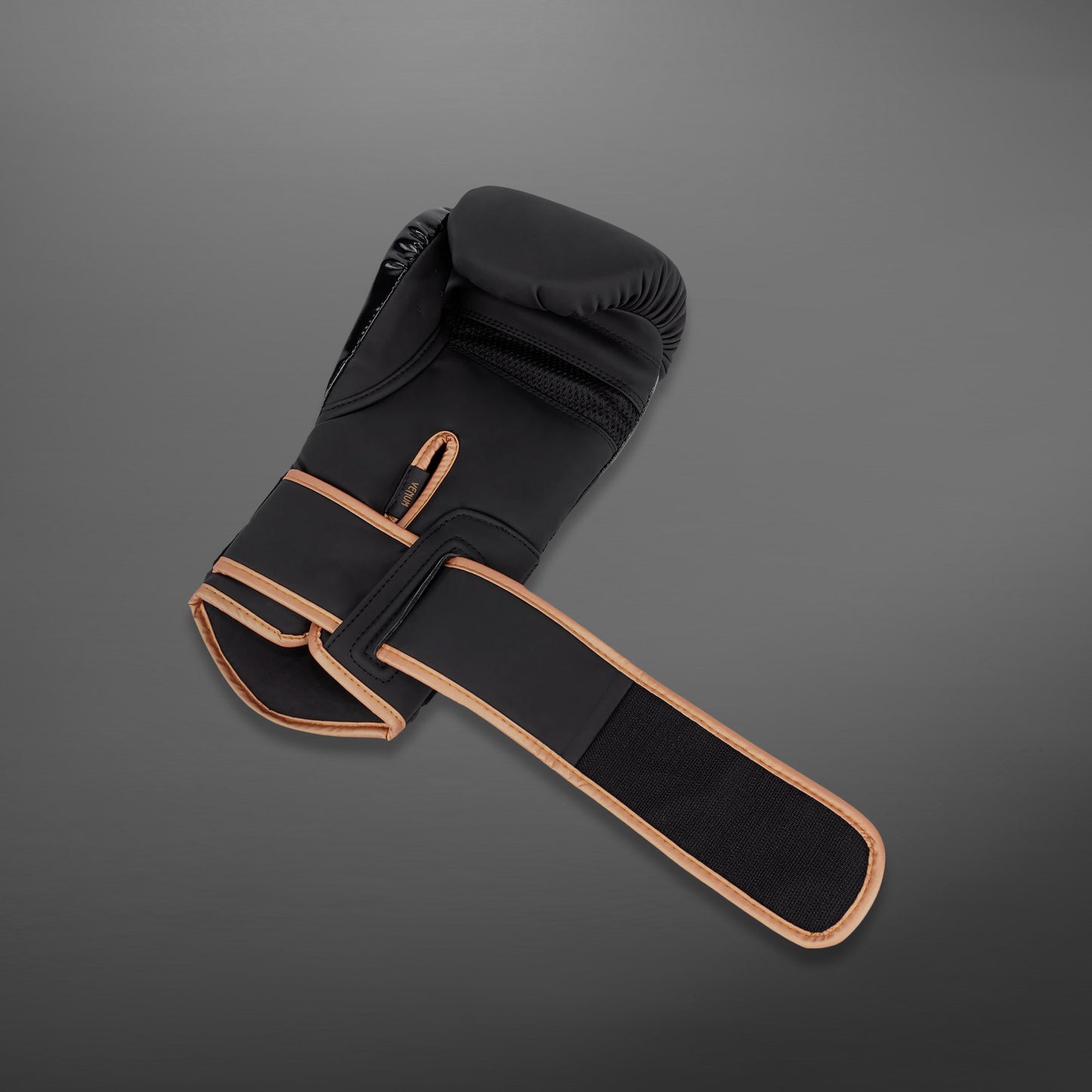 Venum Challenger 4.0 拳击手套 – 黑色/青铜色