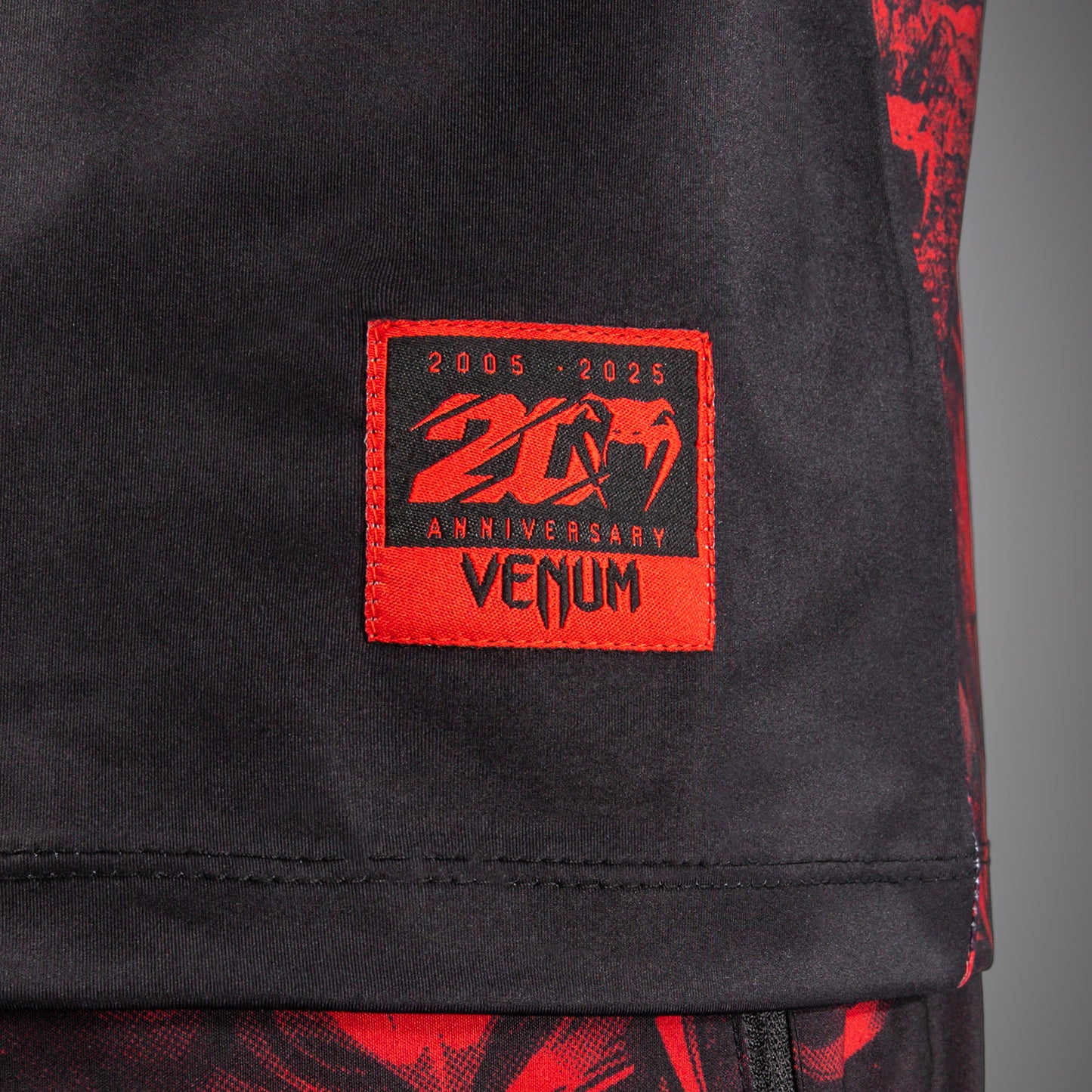 Venum 20周年纪念 Dry-Tech T恤 – 黑色/红色