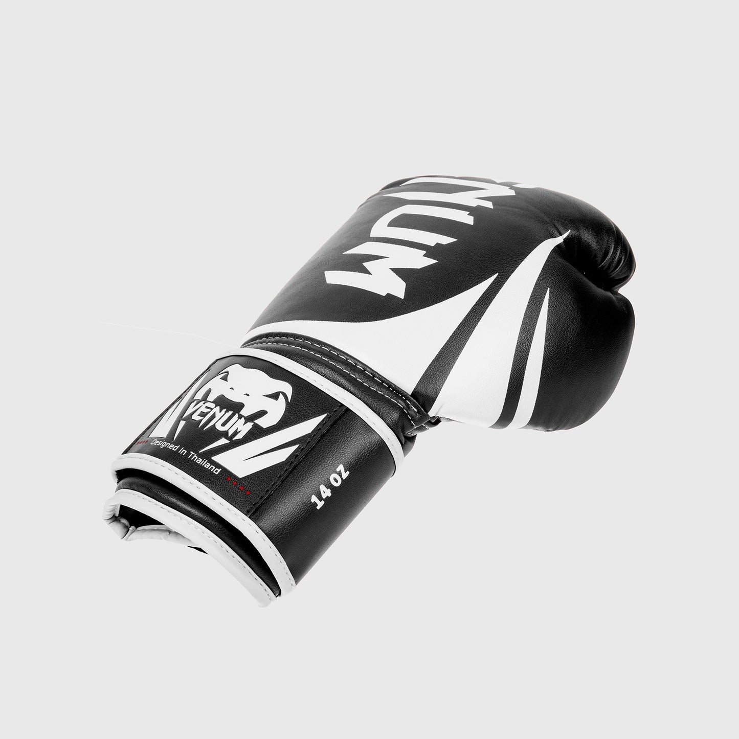 Venum Challenger 2.0 拳击手套 – 黑色/白色